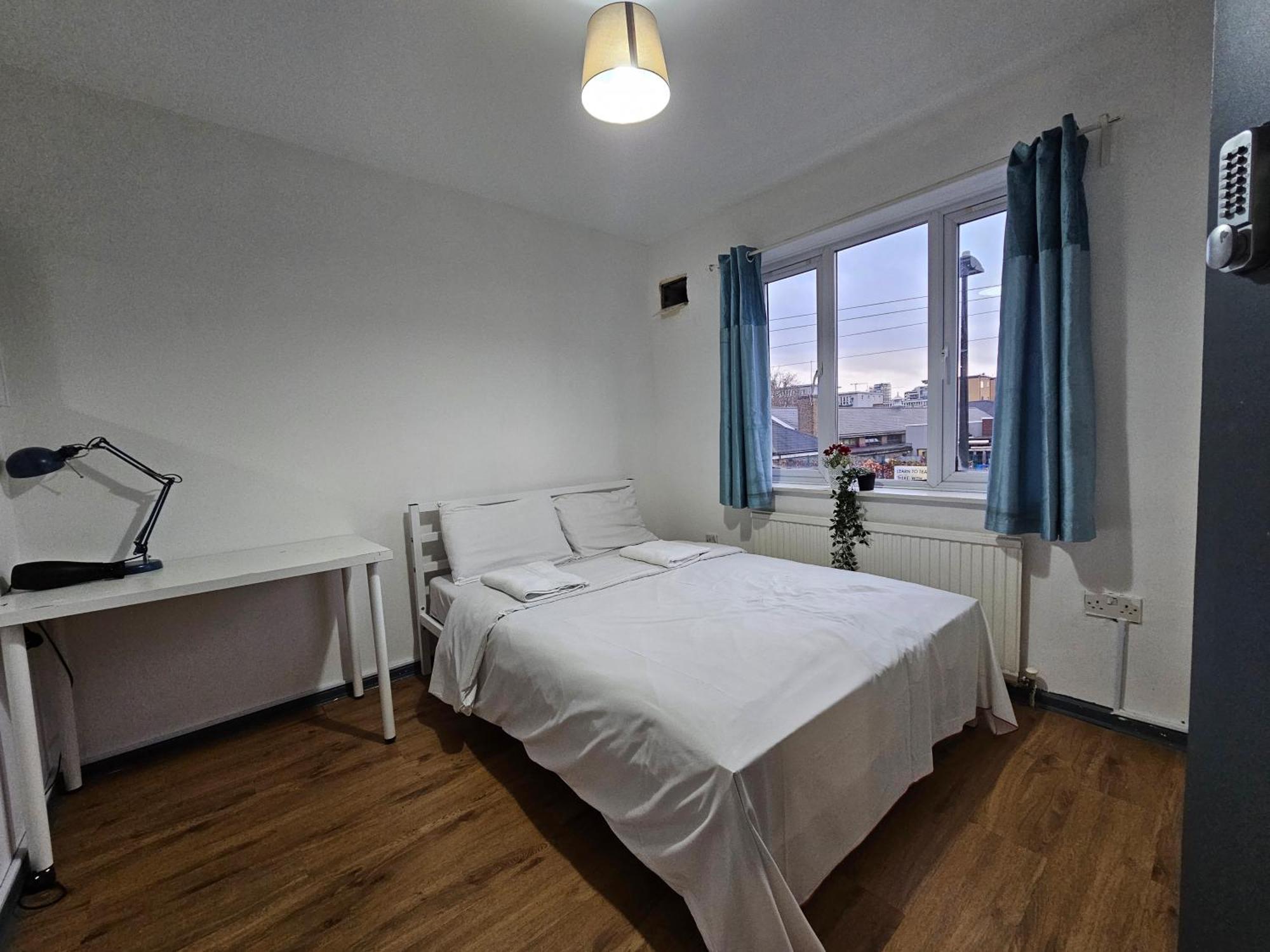 Guest house E14 London