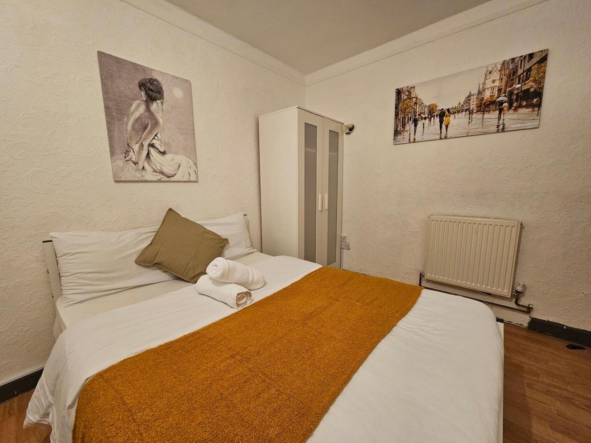 E14 Guest house London