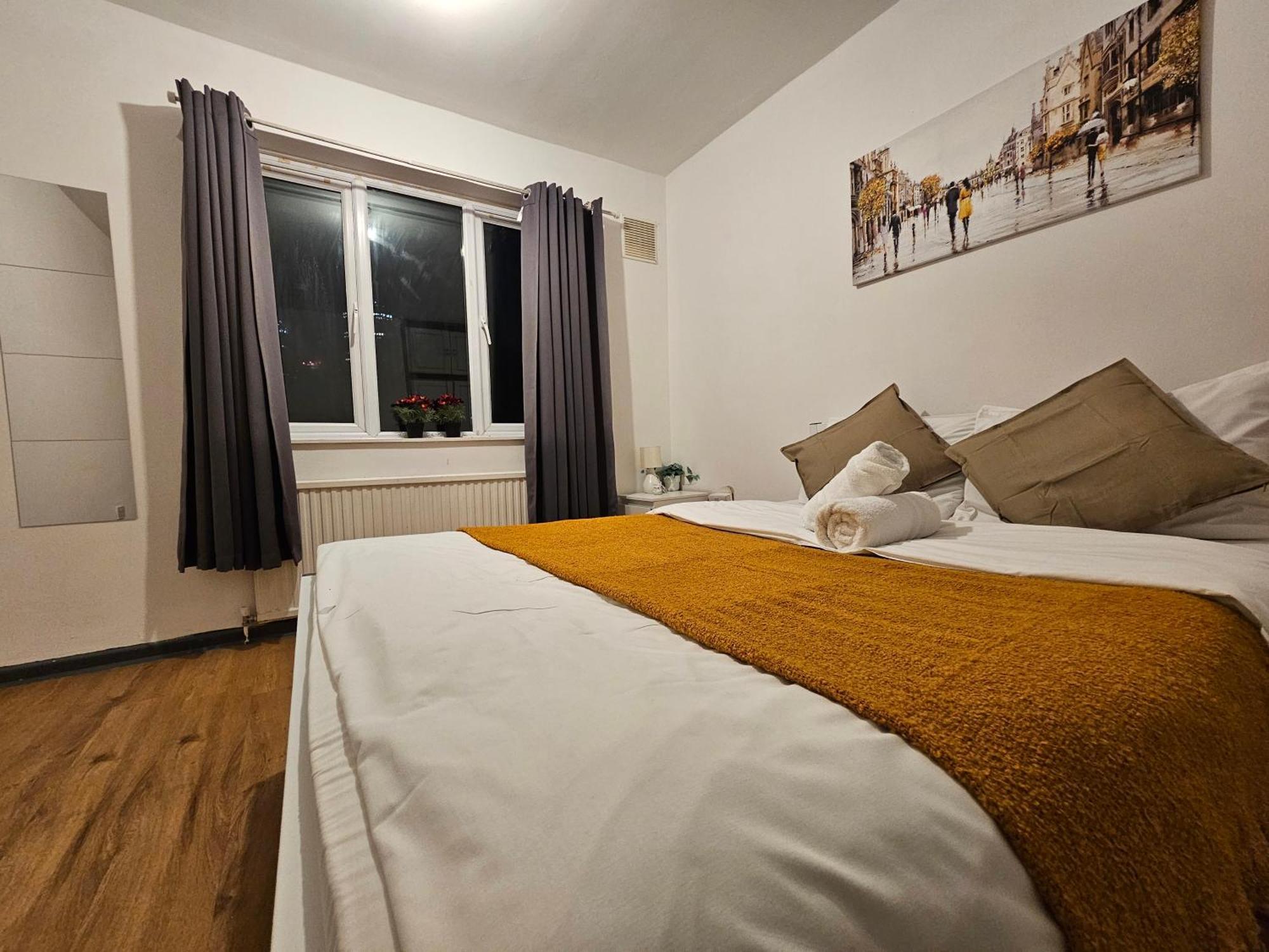 E14 Guest house London