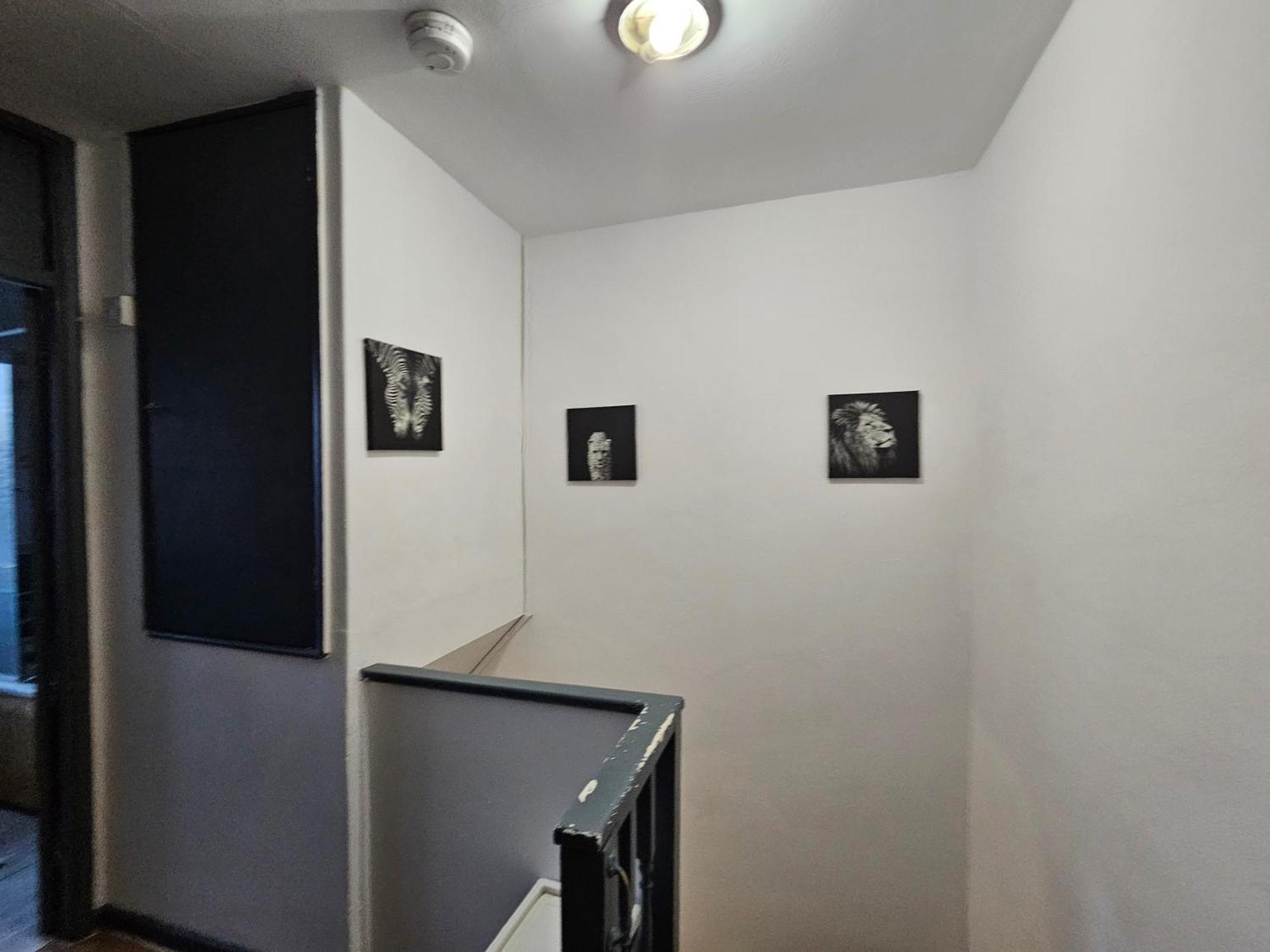E14 Guest house