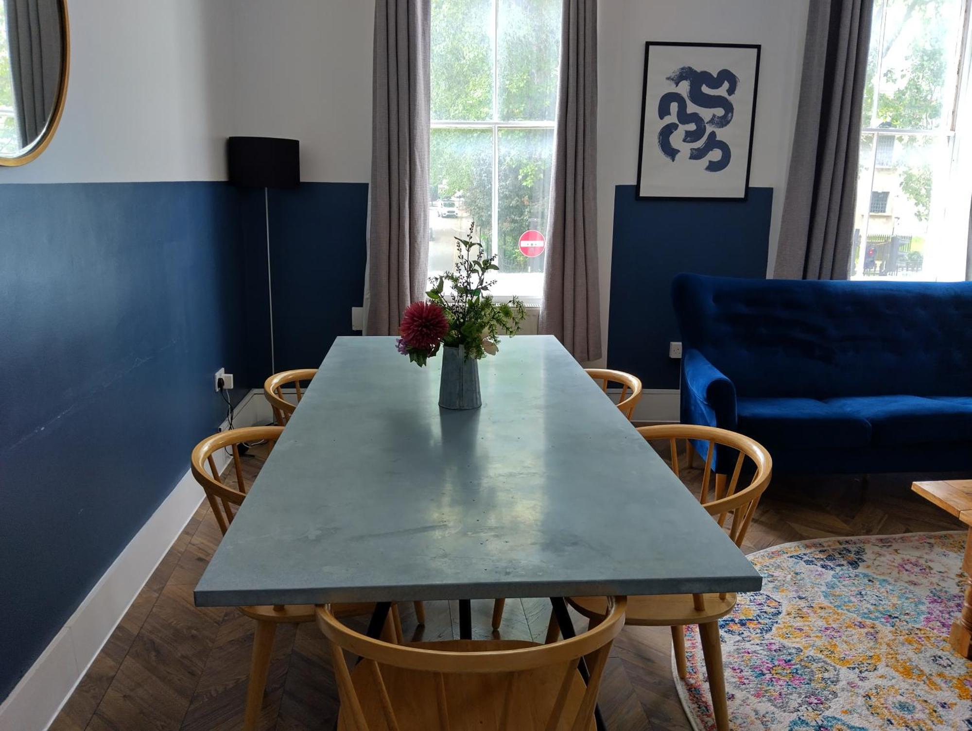 Spacious 5-bedroom, 4-bathroom In Central Zone 1 Apartamento *