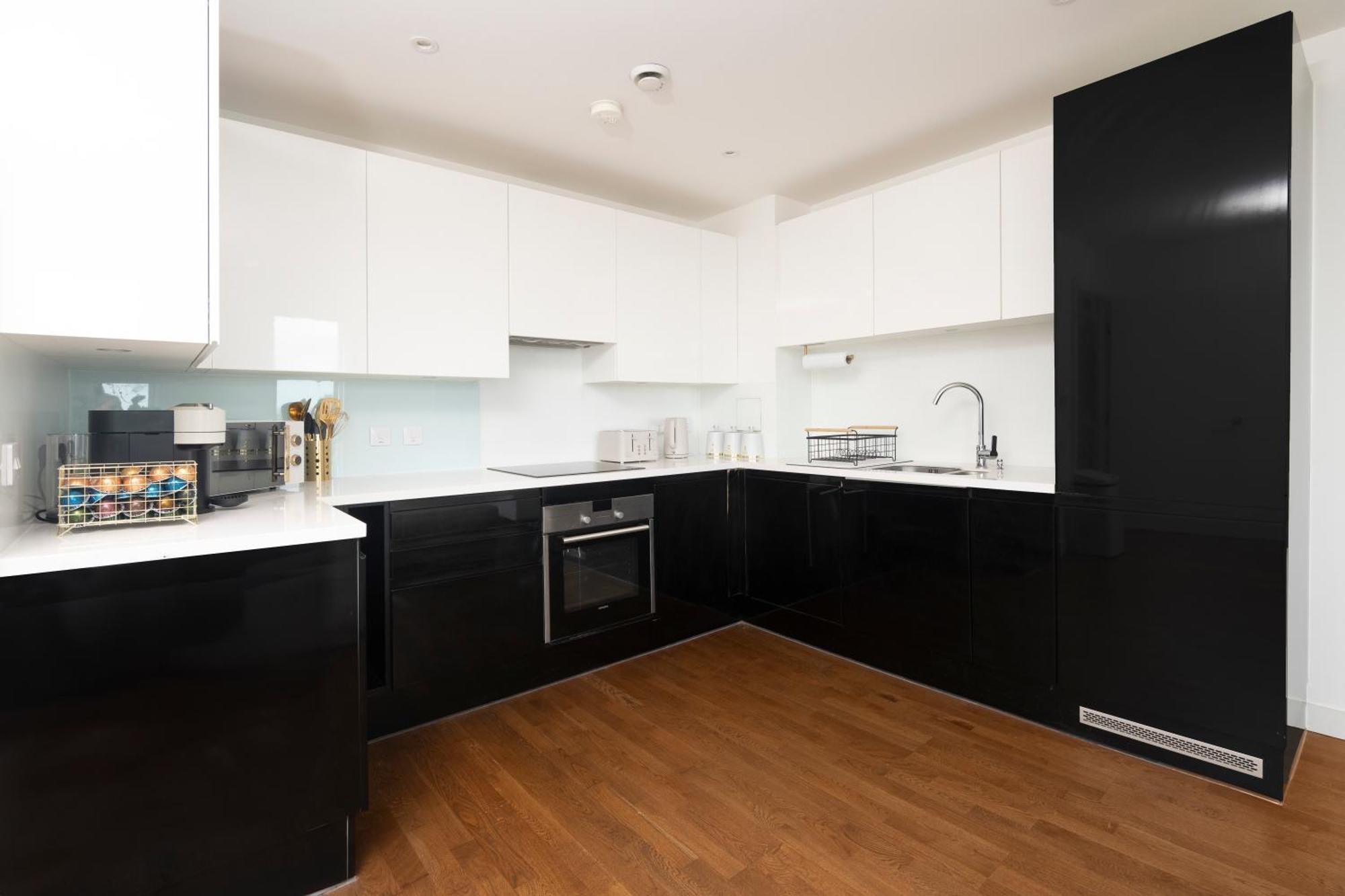 Cozy 1 Bedroom Close To Excel Apartamento
