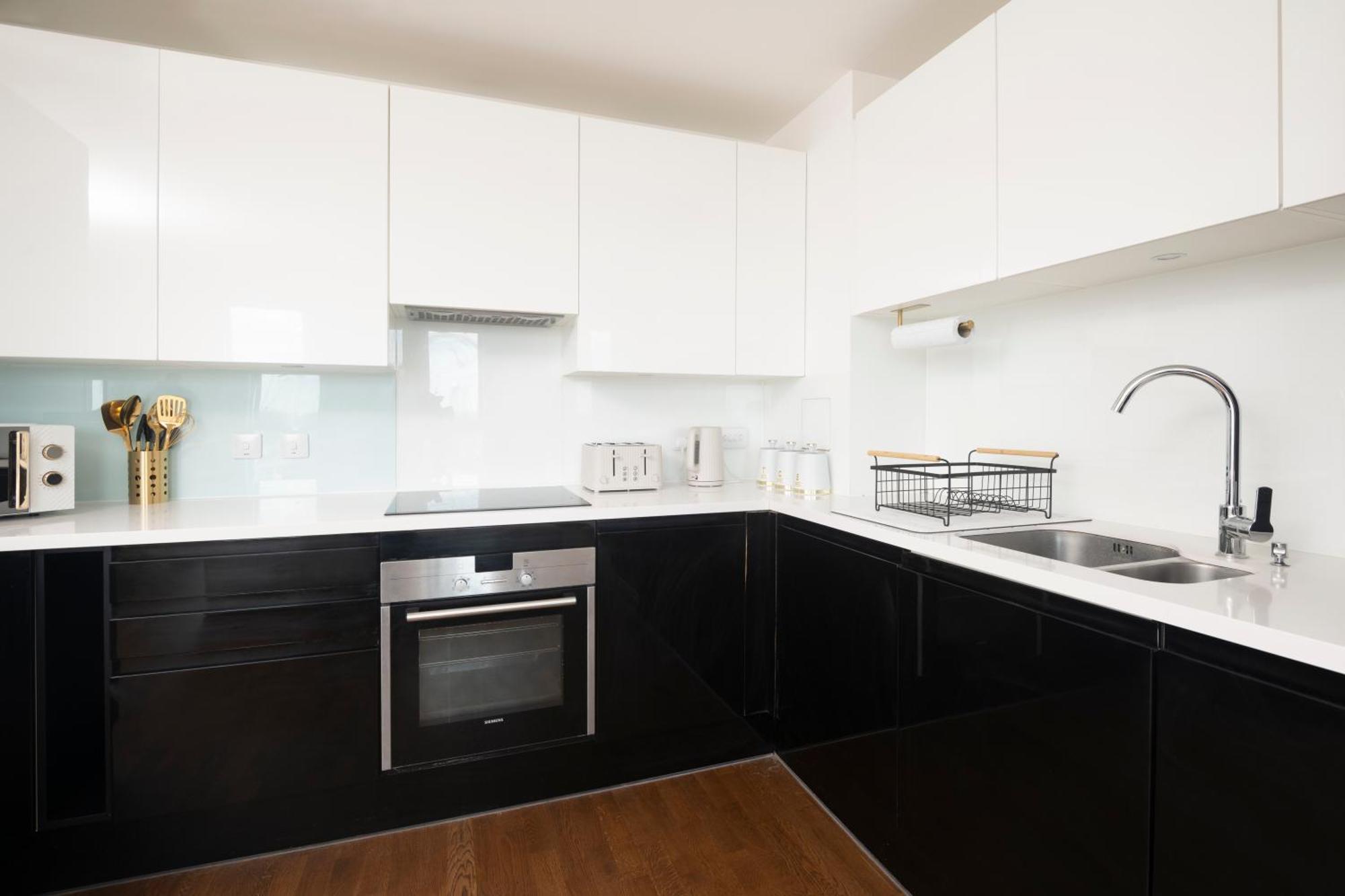 Cozy 1 Bedroom Close To Excel Apartamento