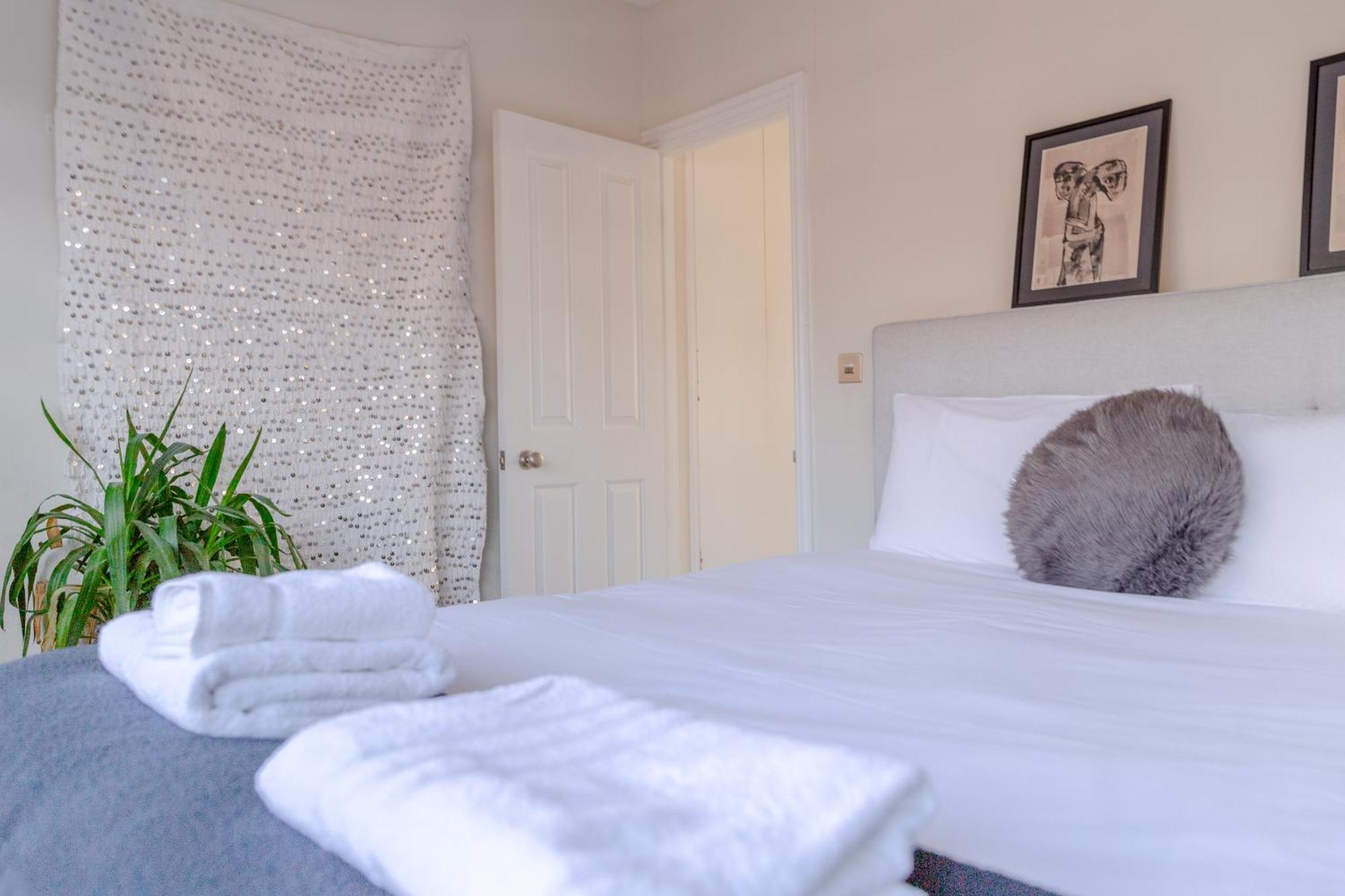 Airy & Modern 1bd Flat In Maida Vale Londen