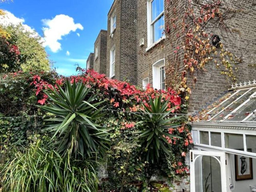 Apartment Kensington Gem London