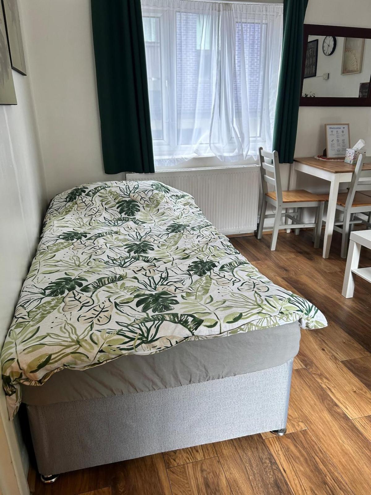 Bright 1 Bedroom In Apartment London