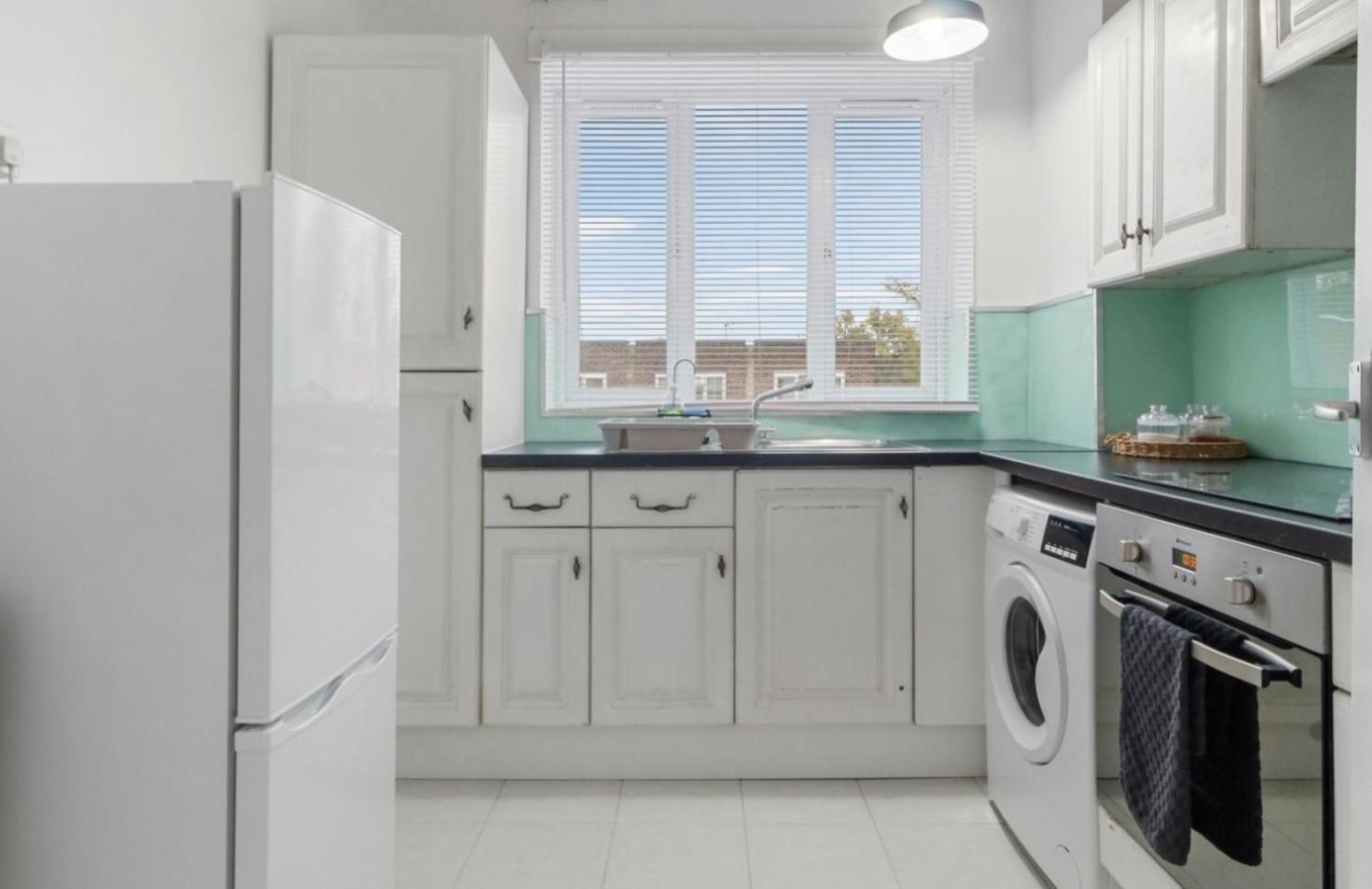 Apartment 3 Bed Hackney Flat, 15 Minutes From Clissold Park London