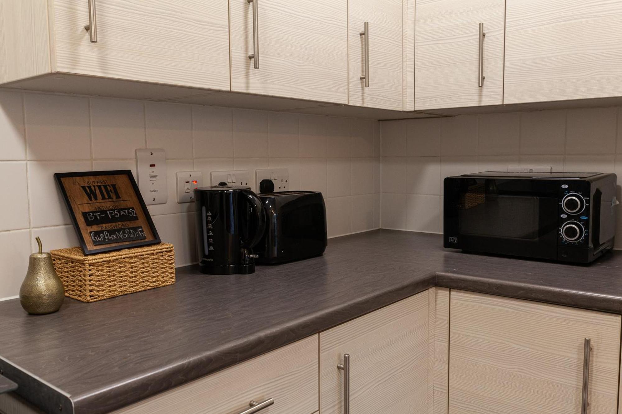 Appartement Spacious And Bright With Balcony Views