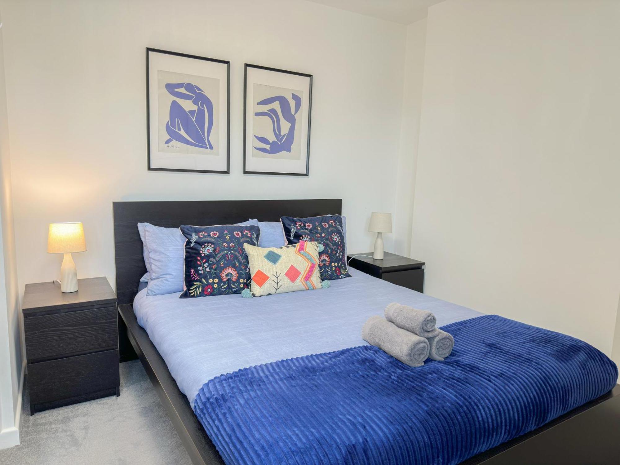Cozy 2-bedroom Flat With Private Balcony Near Islington Station, Canonbury Apartment *