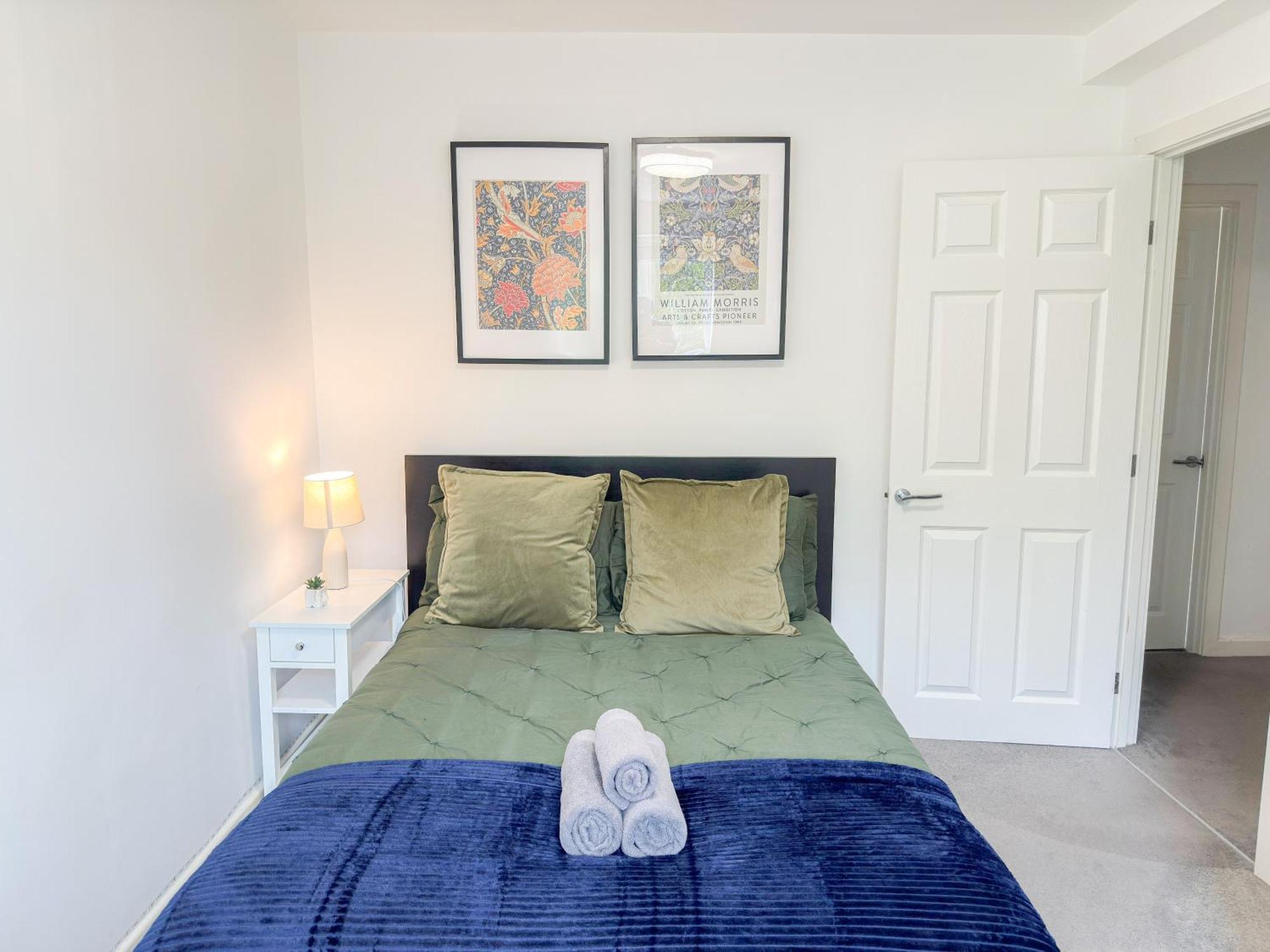 Apartment Cozy 2-bedroom Flat With Private Balcony Near Islington Station, Canonbury *