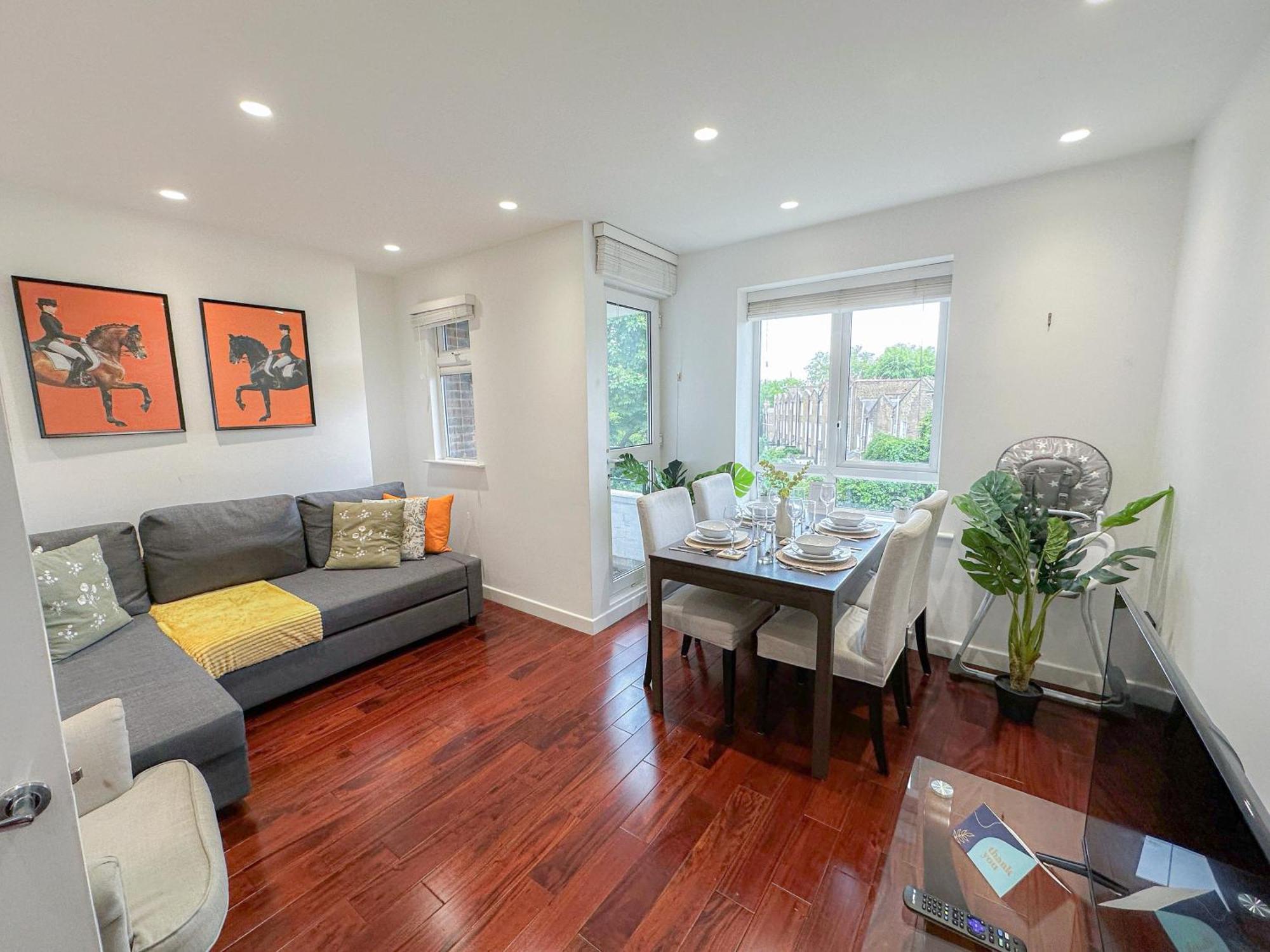 Cozy 2-bedroom Flat With Private Balcony Near Islington Station, Canonbury *