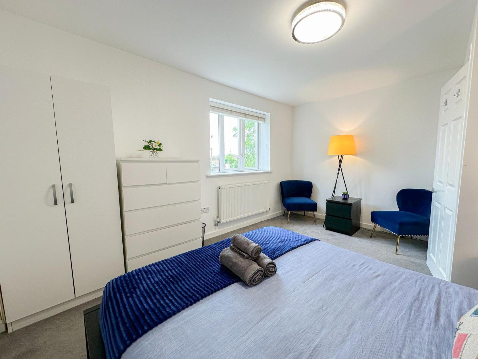 Apartment Cozy 2-bedroom Flat With Private Balcony Near Islington Station, Canonbury *