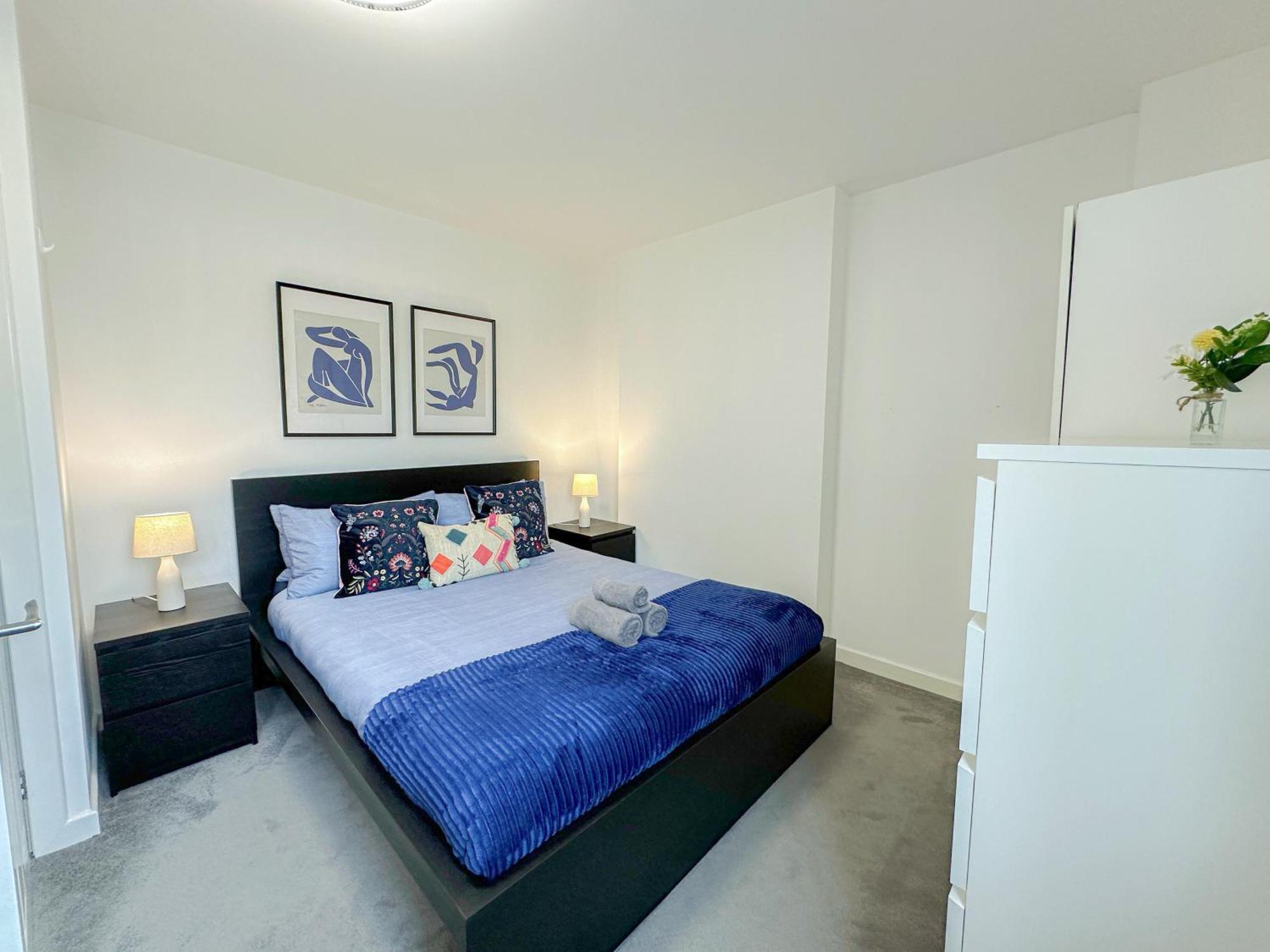 Cozy 2-bedroom Flat With Private Balcony Near Islington Station, Canonbury Apartment *