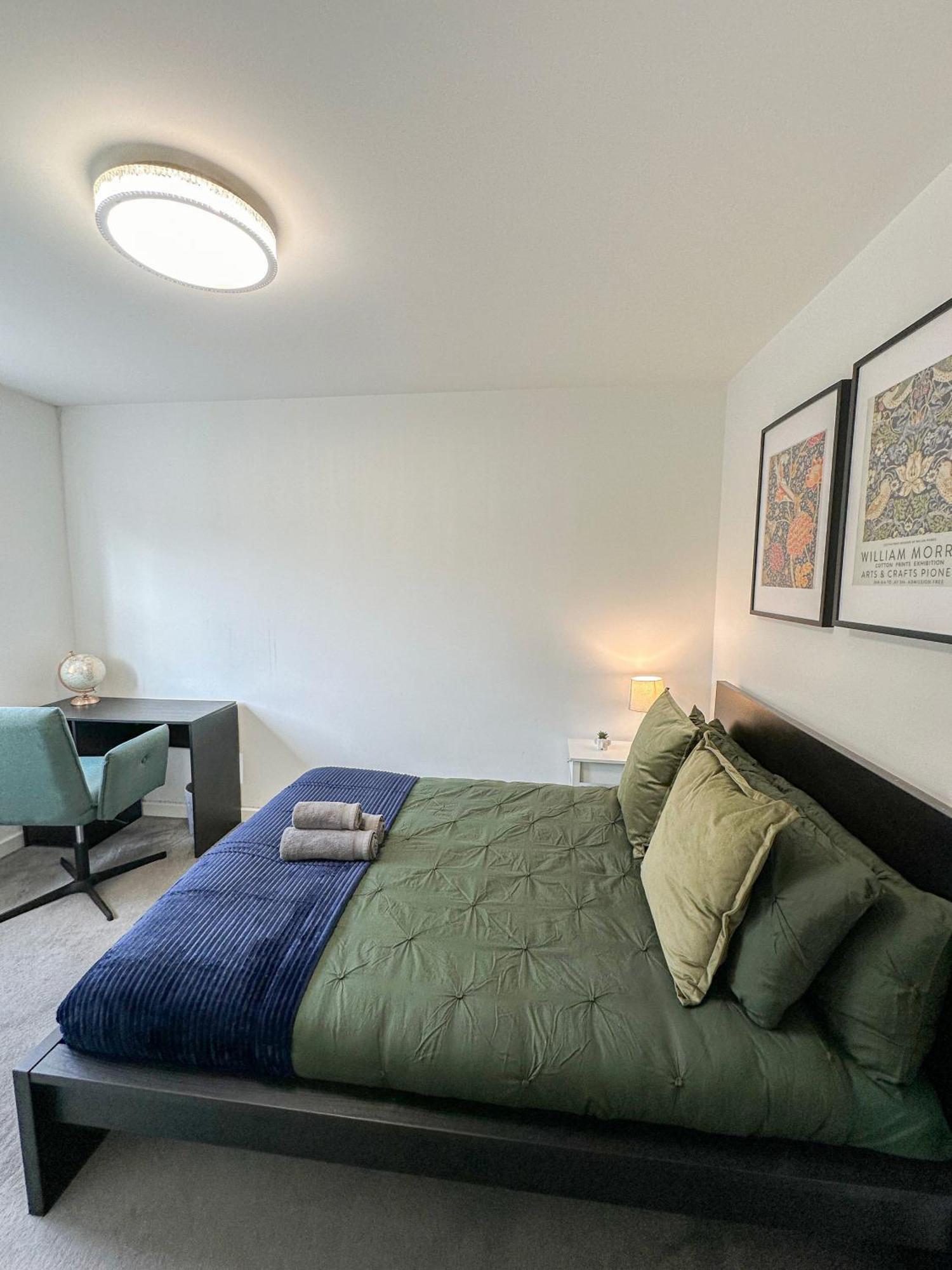 Apartment Cozy 2-bedroom Flat With Private Balcony Near Islington Station, Canonbury London