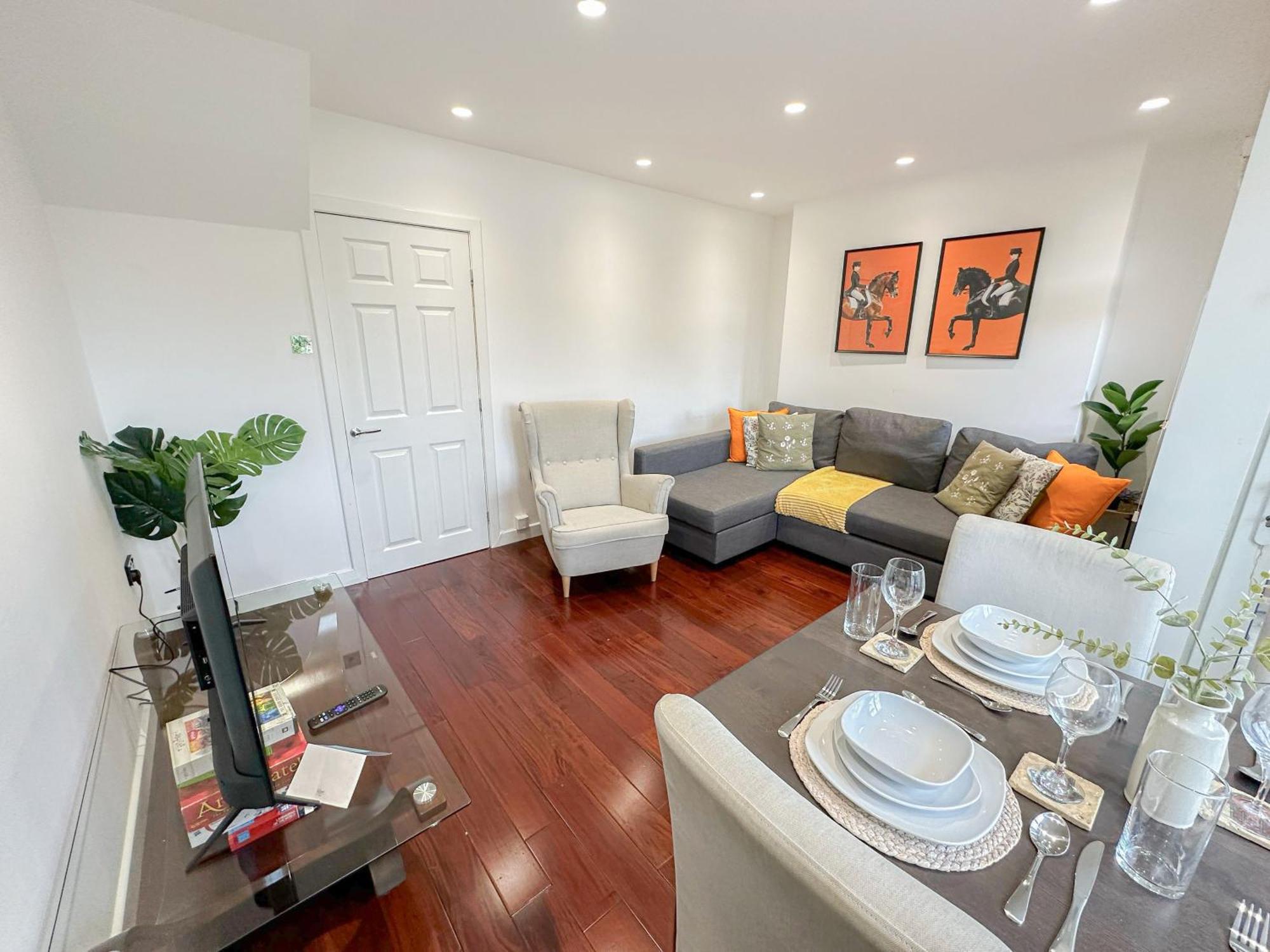 Cozy 2-bedroom Flat With Private Balcony Near Islington Station, Canonbury