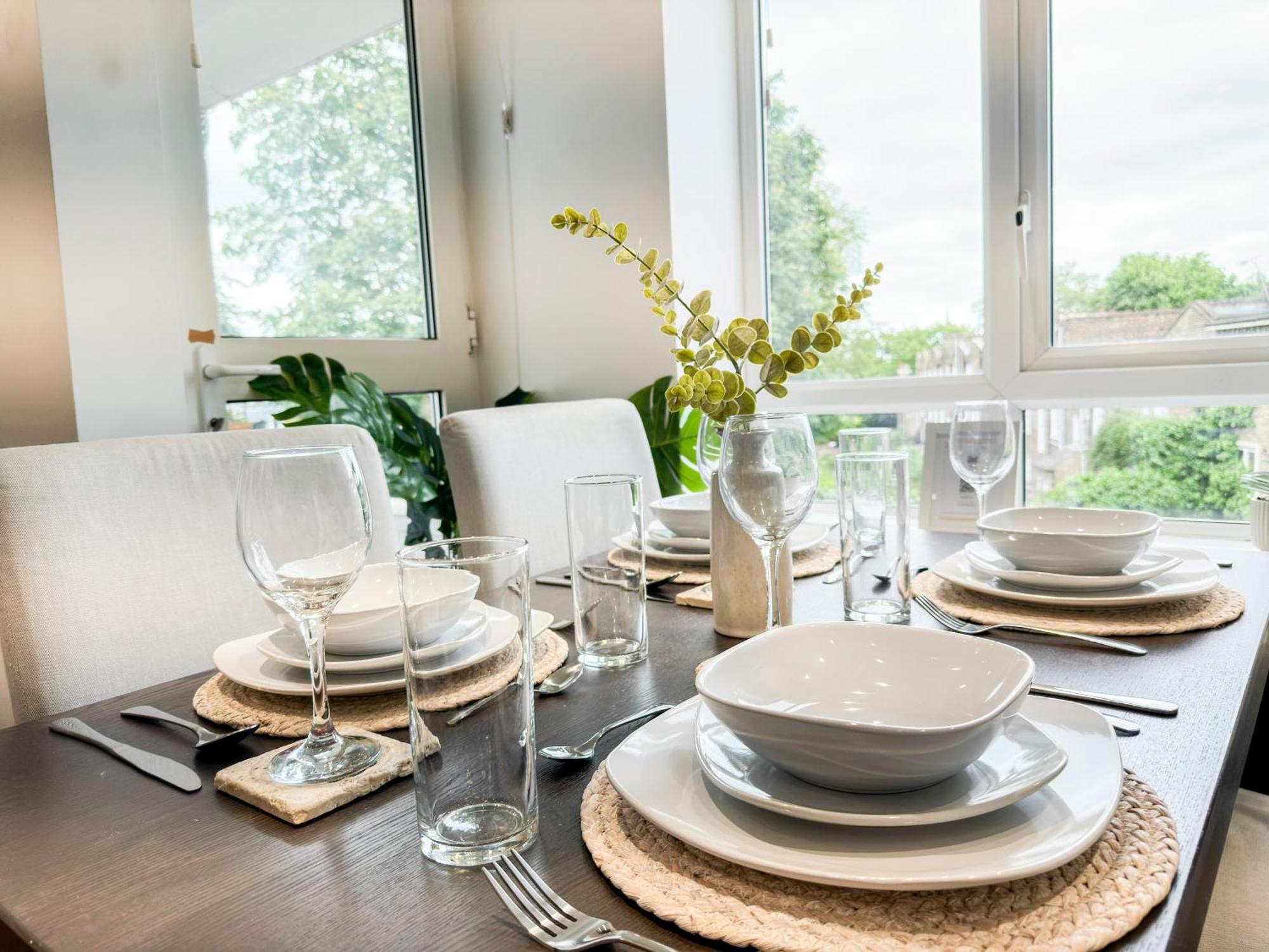 Apartment Cozy 2-bedroom Flat With Private Balcony Near Islington Station, Canonbury