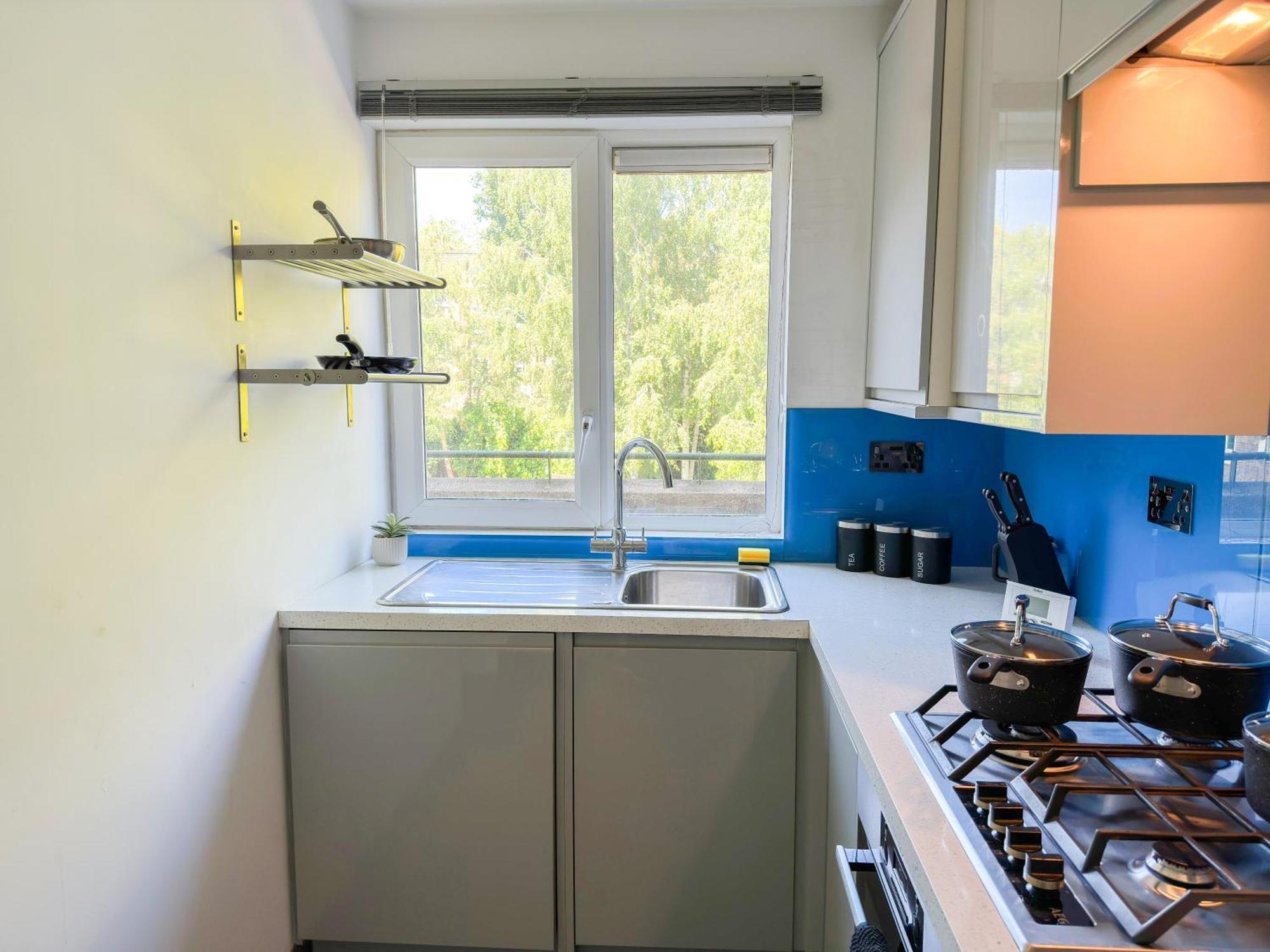 Apartment Cozy 2-bedroom Flat With Private Balcony Near Islington Station, Canonbury