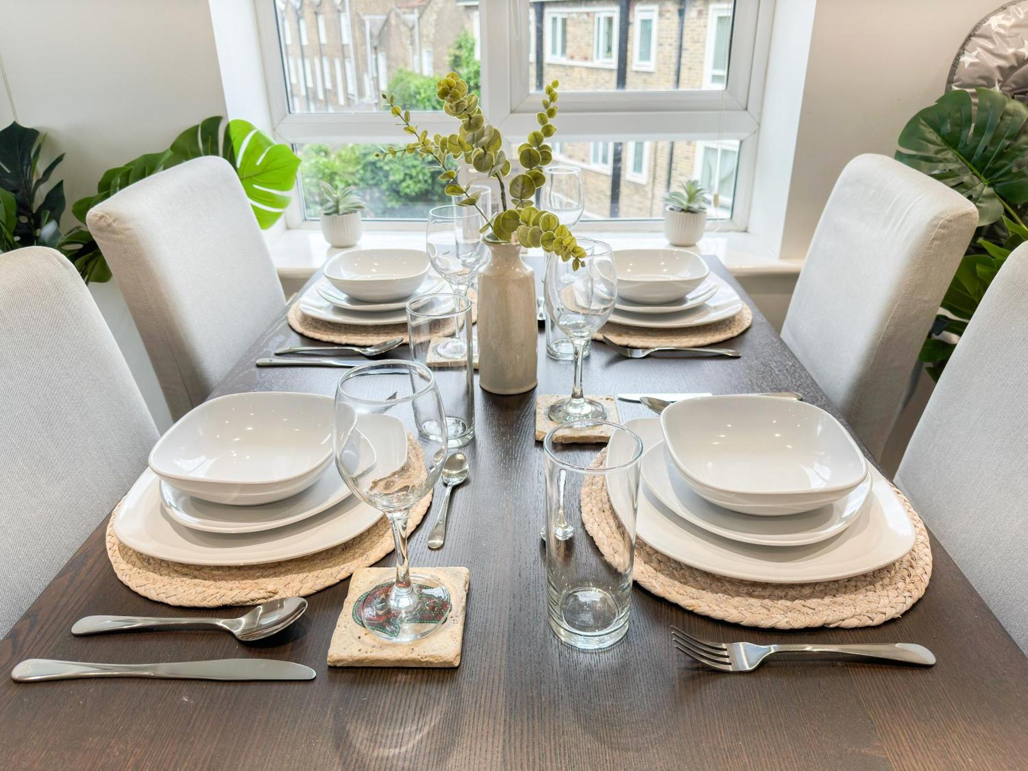 Cozy 2-bedroom Flat With Private Balcony Near Islington Station, Canonbury *
