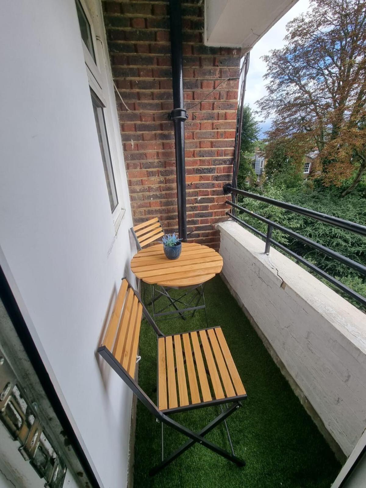 Cozy 2-bedroom Flat With Private Balcony Near Islington Station, Canonbury Apartment London