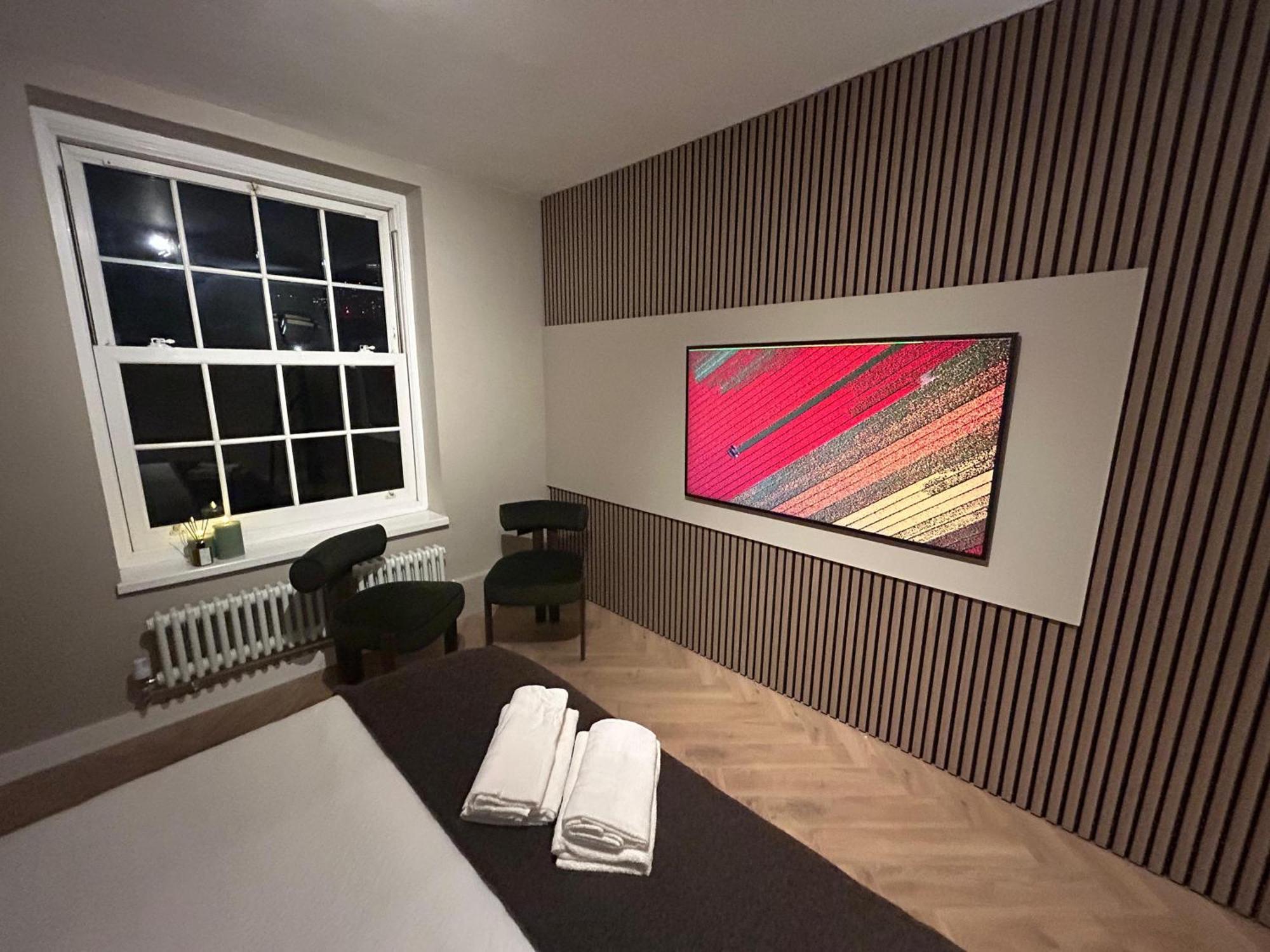 Stylish Bedroom Zone 1 Londres
