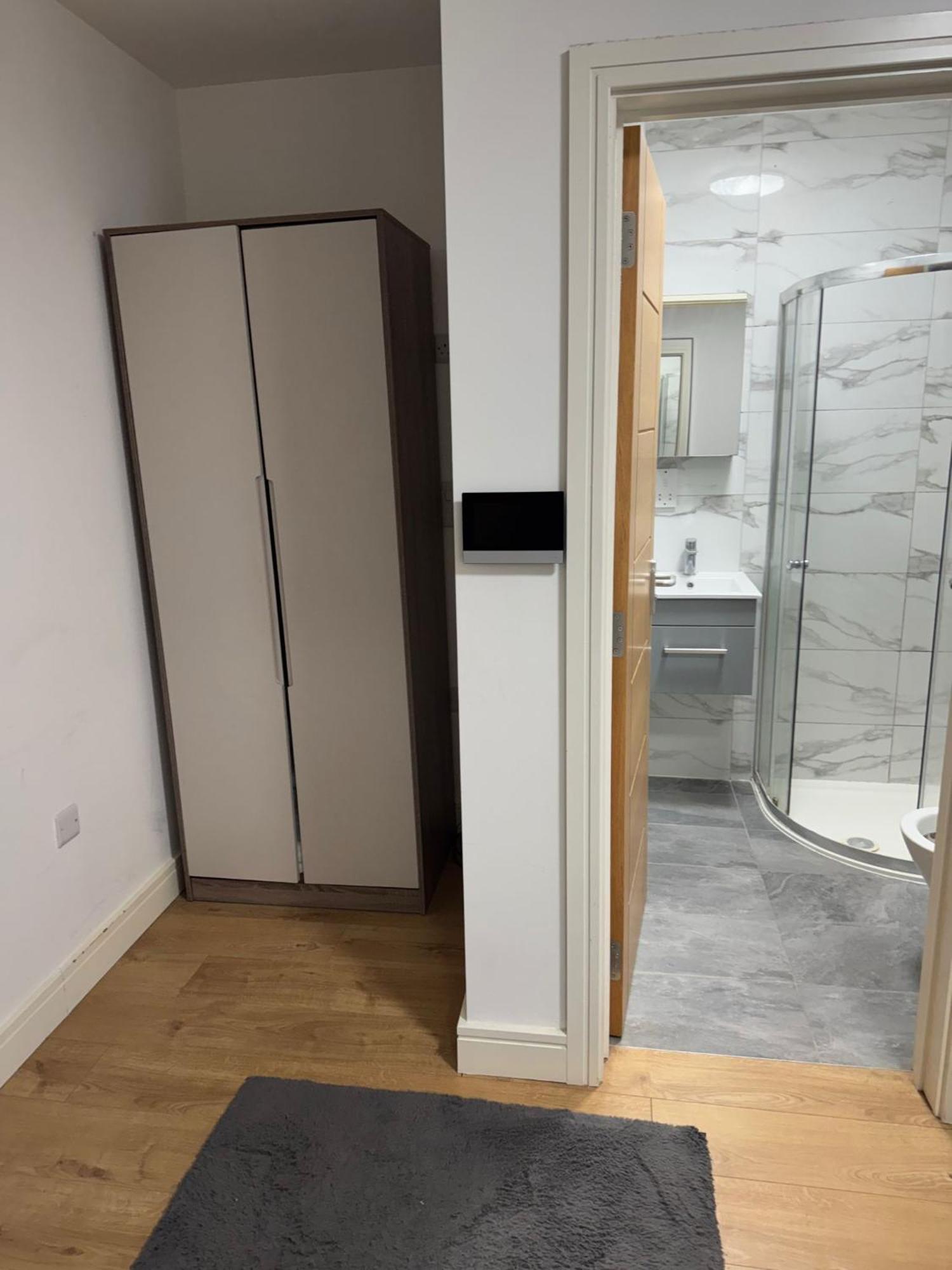 Apartment Luxury Ultra Super High Quality Full Flat In Central Near Station London
