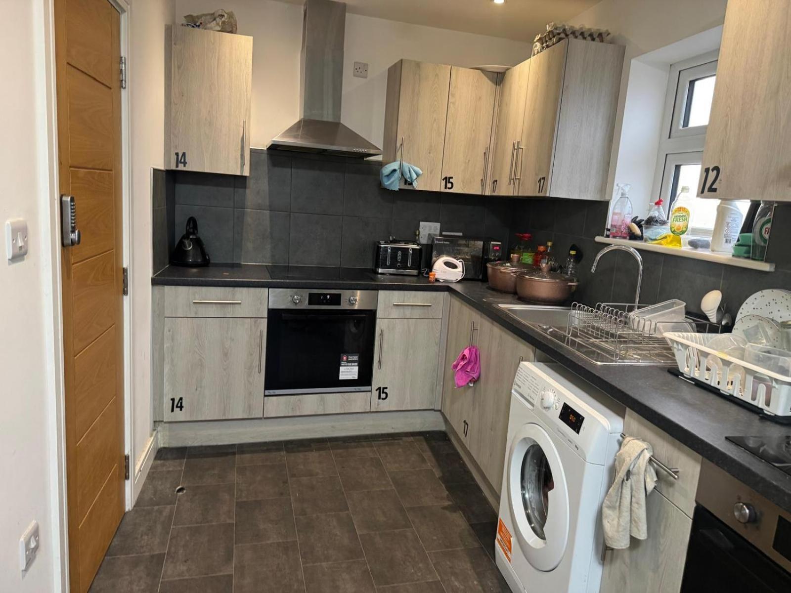 Luxury Ultra Super High Quality Full Flat In Central Near Station Apartment London