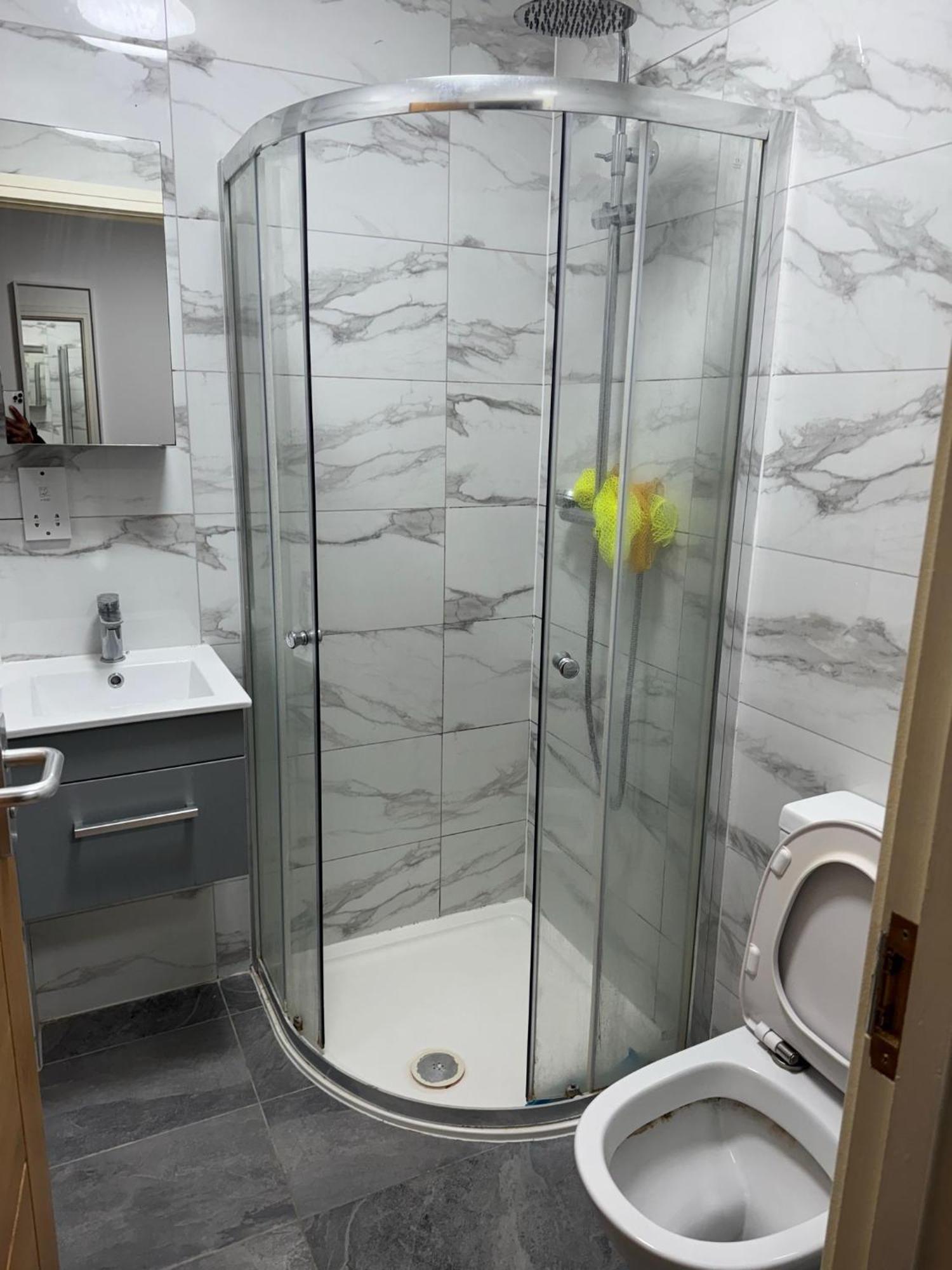 Luxury Ultra Super High Quality Full Flat In Central Near Station Apartment *