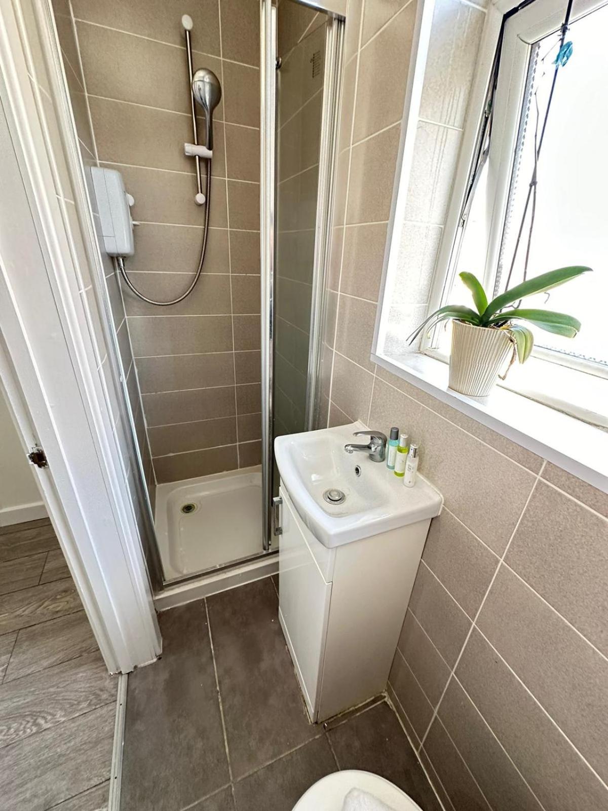 Comfortable Family In Harrow Road Apartment London