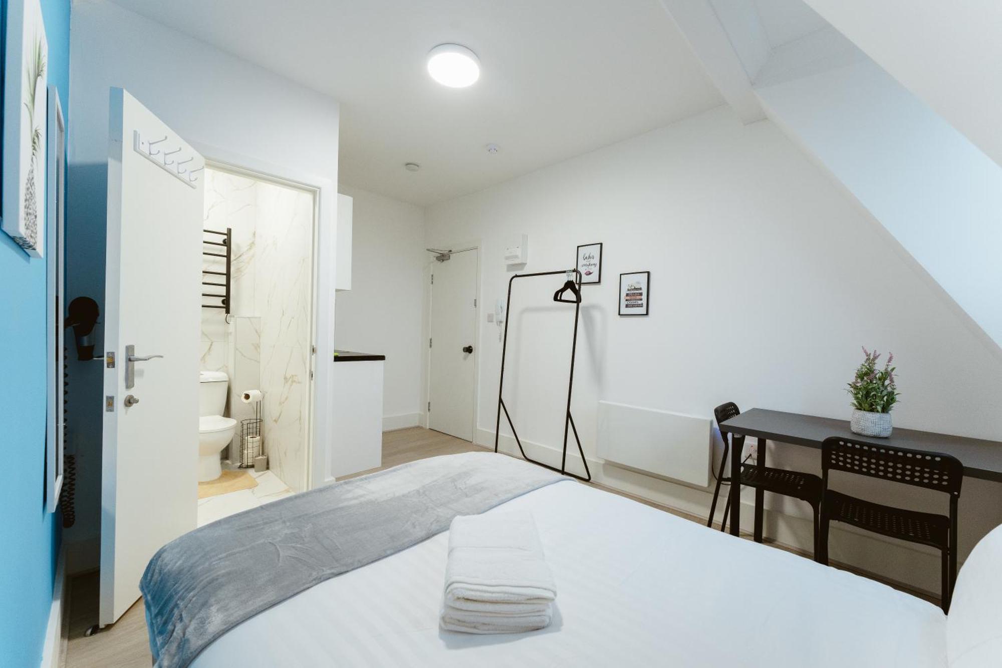 The Wood Star Self Contained Guest house *