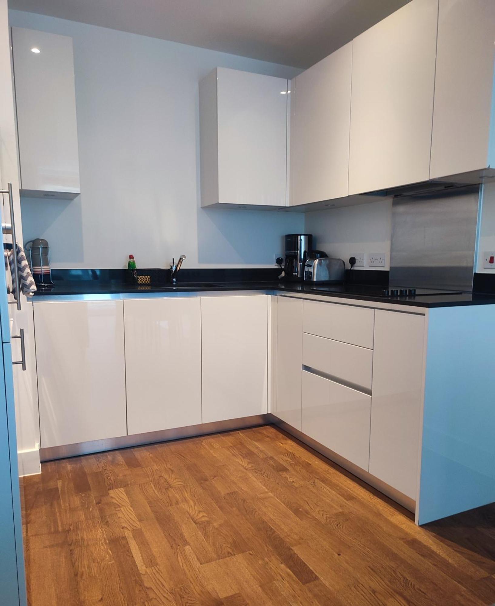 Apartment Lovely 1bed Flat 10mins To Canary Wharf & Parking *