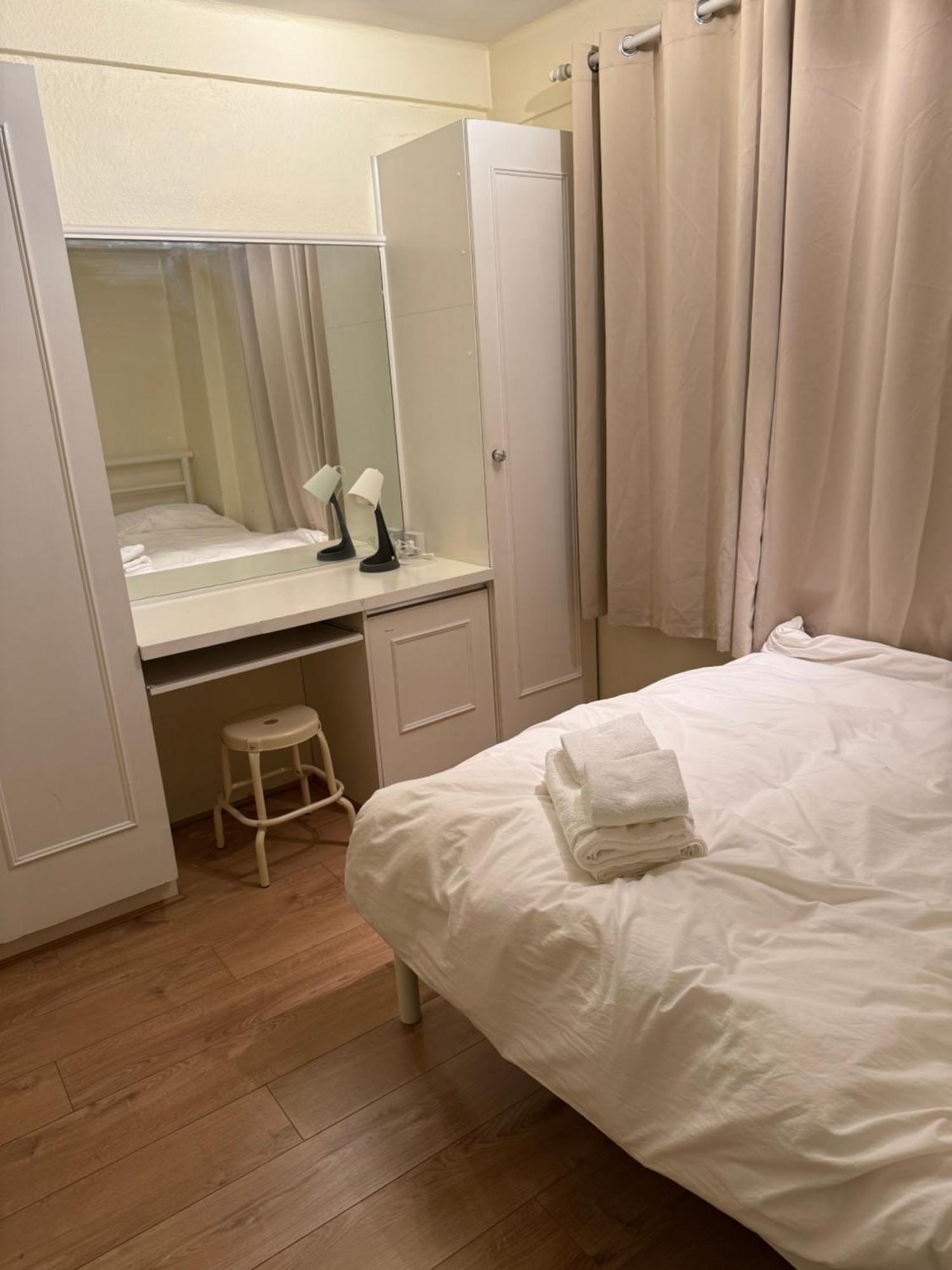 Spacious 2 Bed Flat Grade 2 Art Deco Building Londen