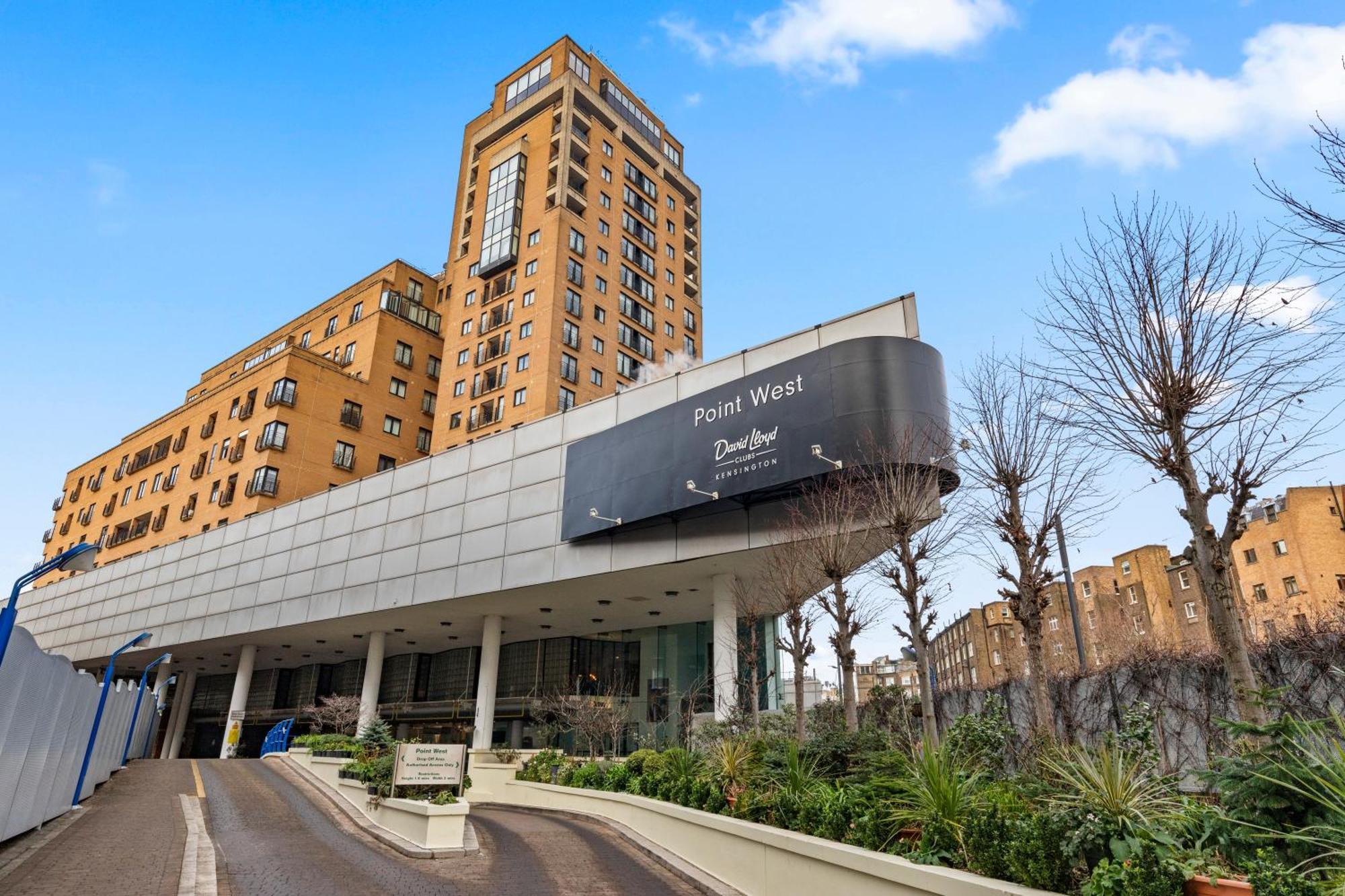 Londwell, Knightsbridge Luxury Balcony Penthouse Apartment