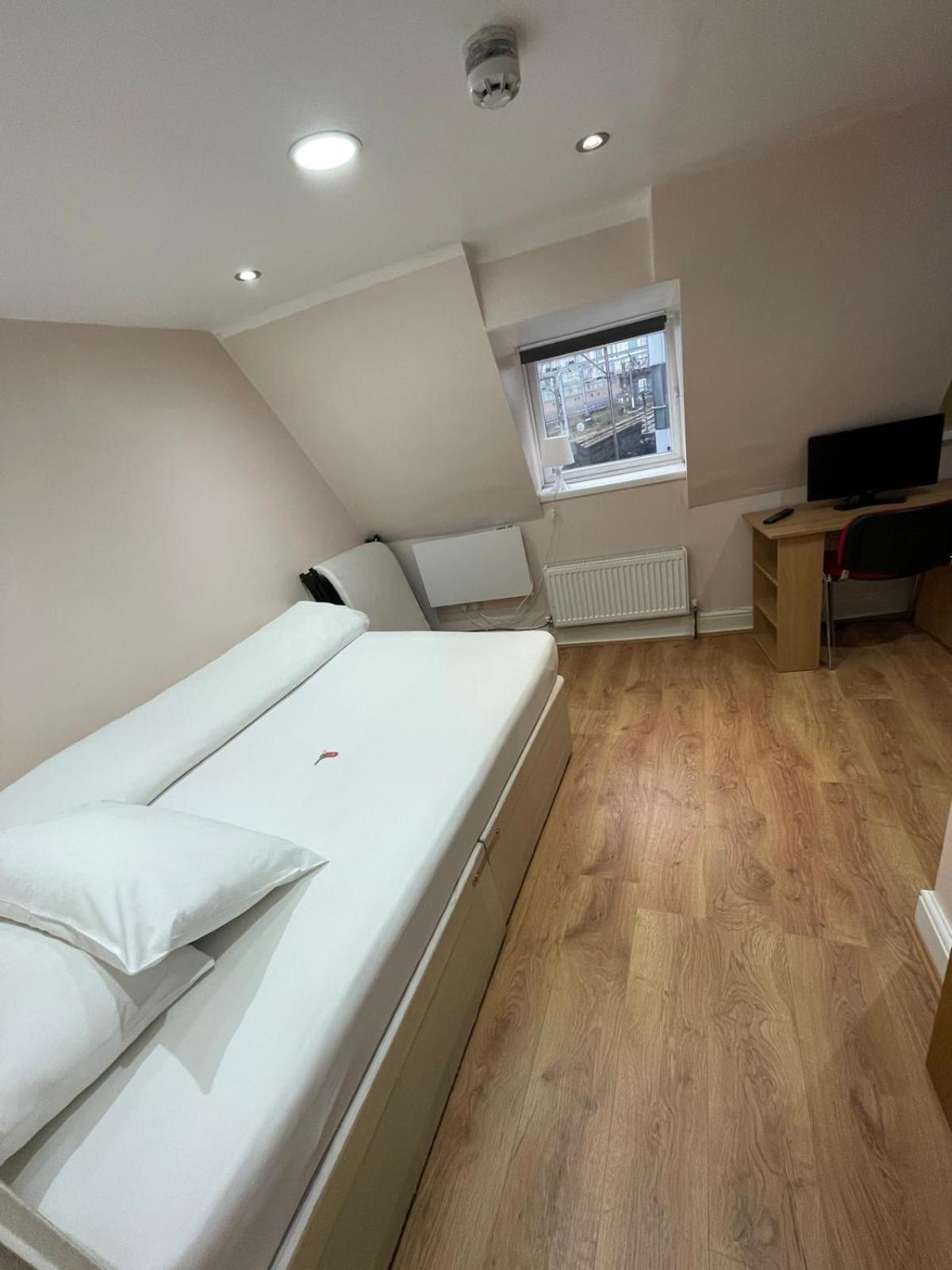 Guest house Leman House 3*