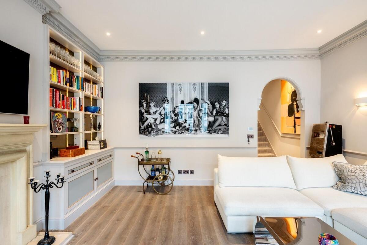 Exquisite 3brs Maisonette Located In Chelsea Apartment London