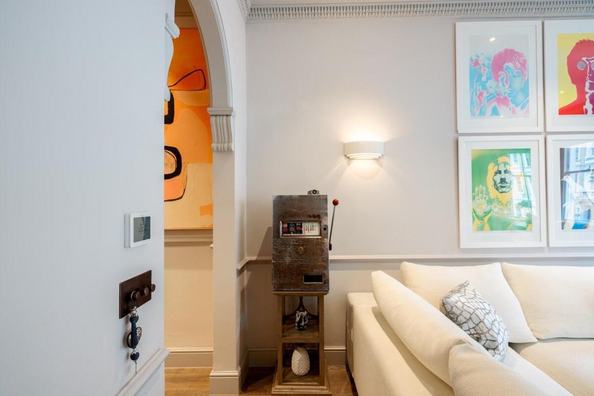 Exquisite 3brs Maisonette Located In Chelsea * London