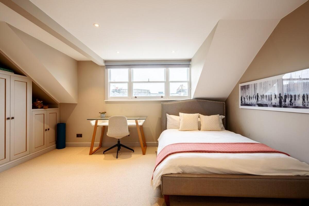 Exquisite 3brs Maisonette Located In Chelsea Apartment *