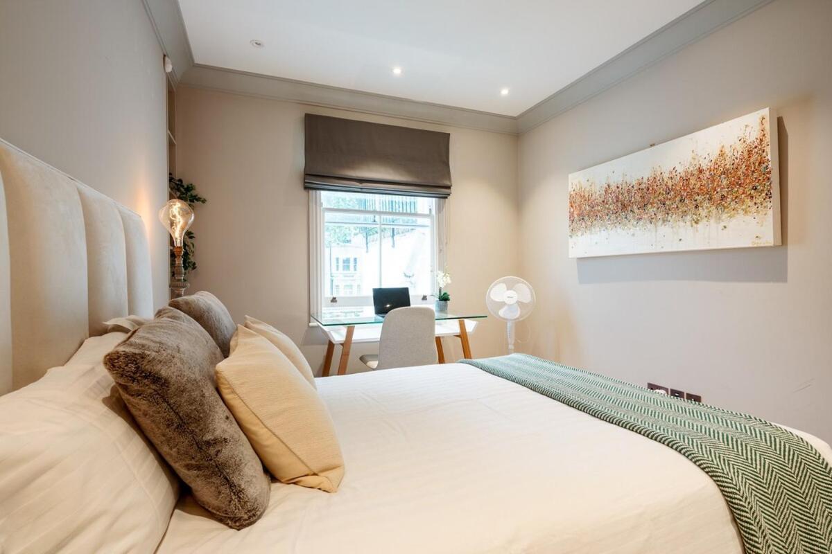 Apartment Exquisite 3brs Maisonette Located In Chelsea