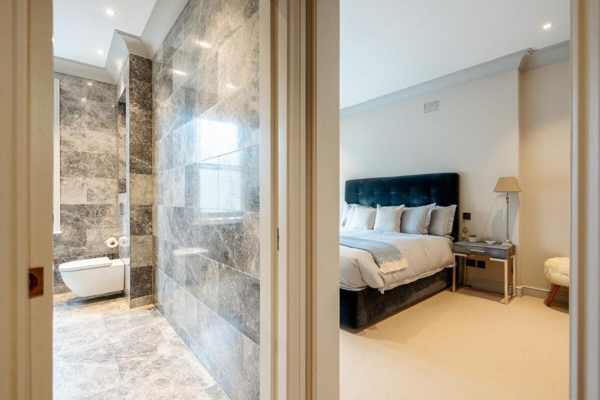 Apartment Exquisite 3brs Maisonette Located In Chelsea *