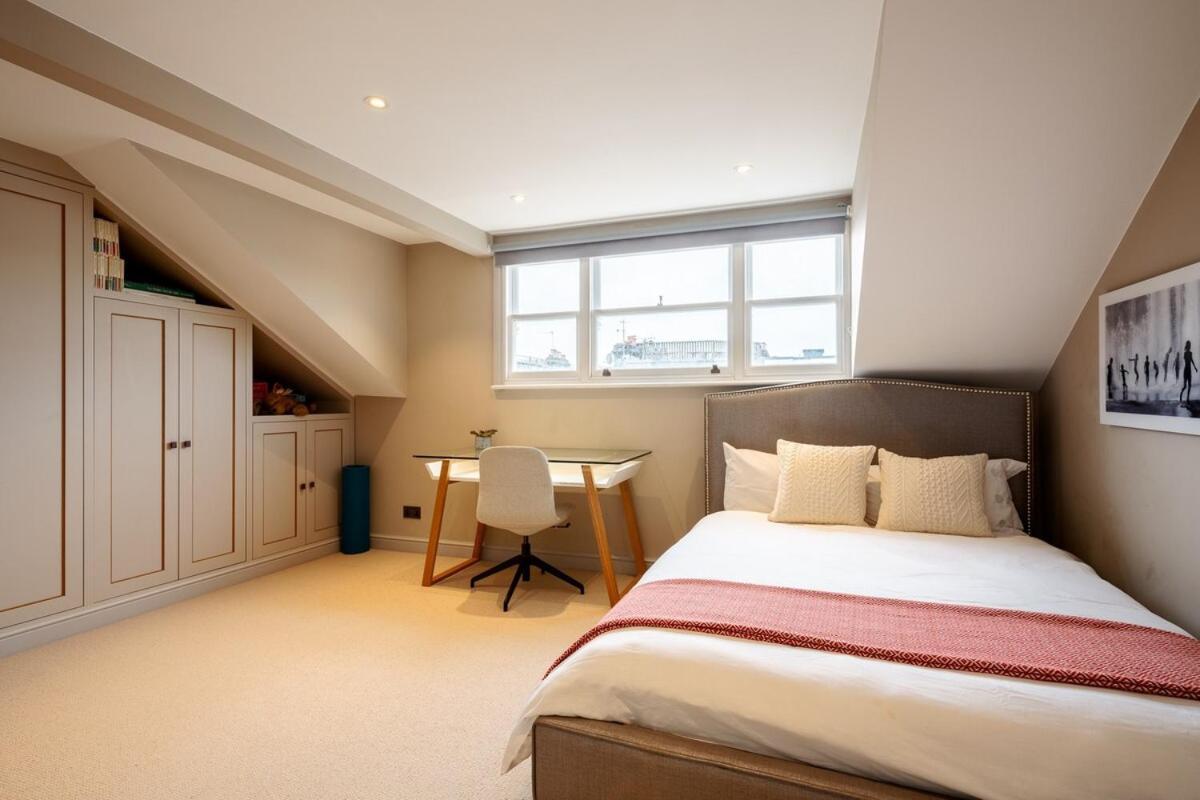 Apartment Exquisite 3brs Maisonette Located In Chelsea London