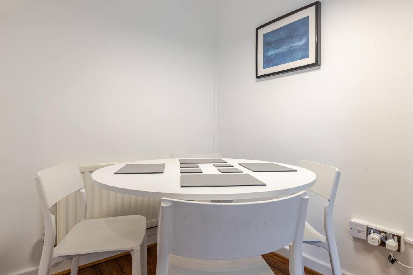 Charming 2-bed Garden Flat Appartement Londen