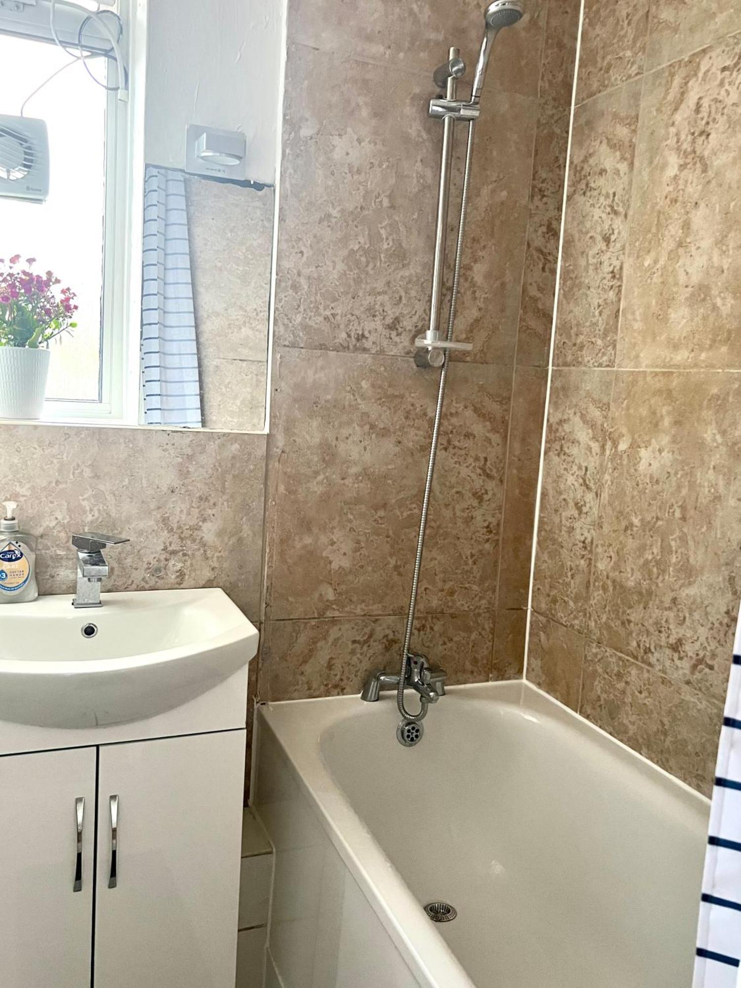 A Small Double Near The Homestay London