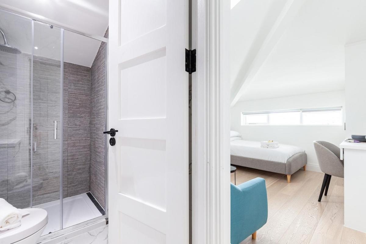 Stylish In Paddington Apartment
