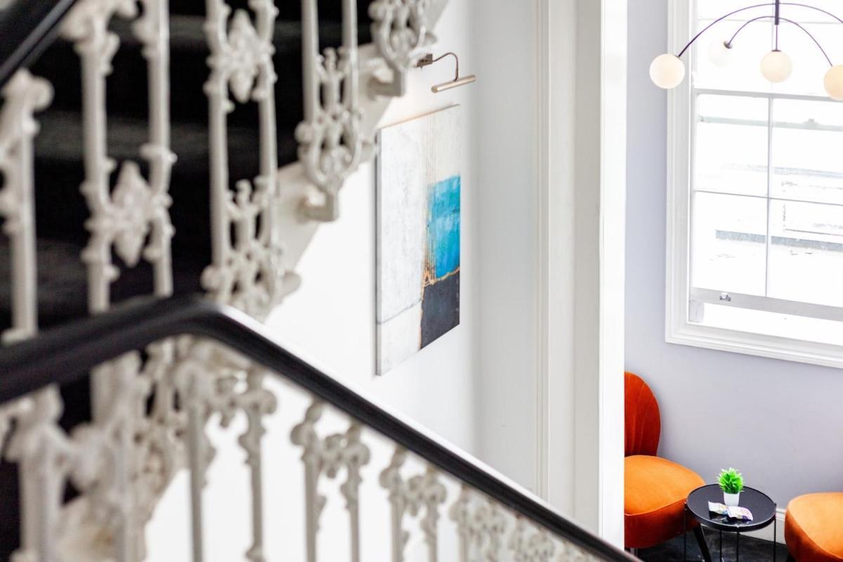 Stylish In Paddington Apartment