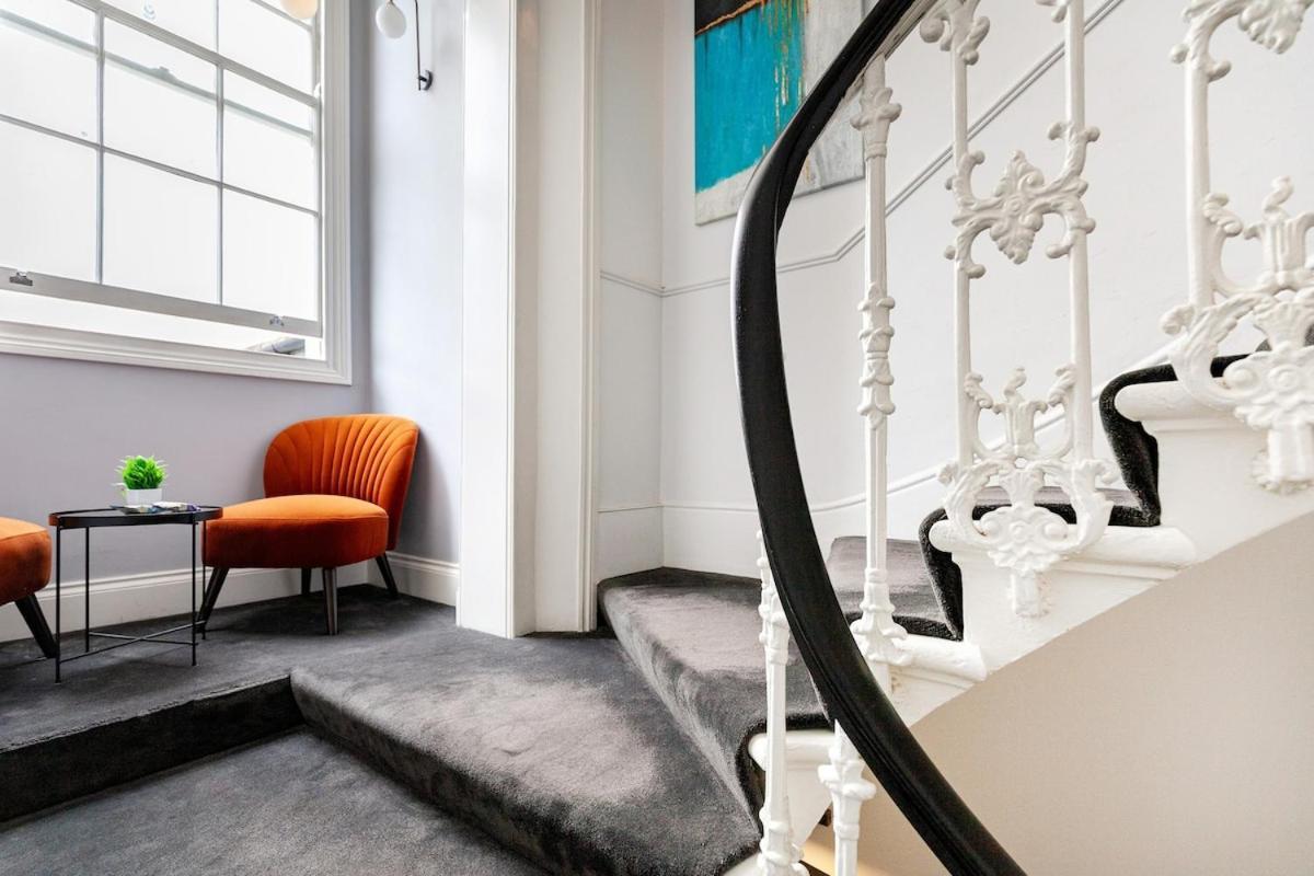 Stylish In Paddington Apartment London