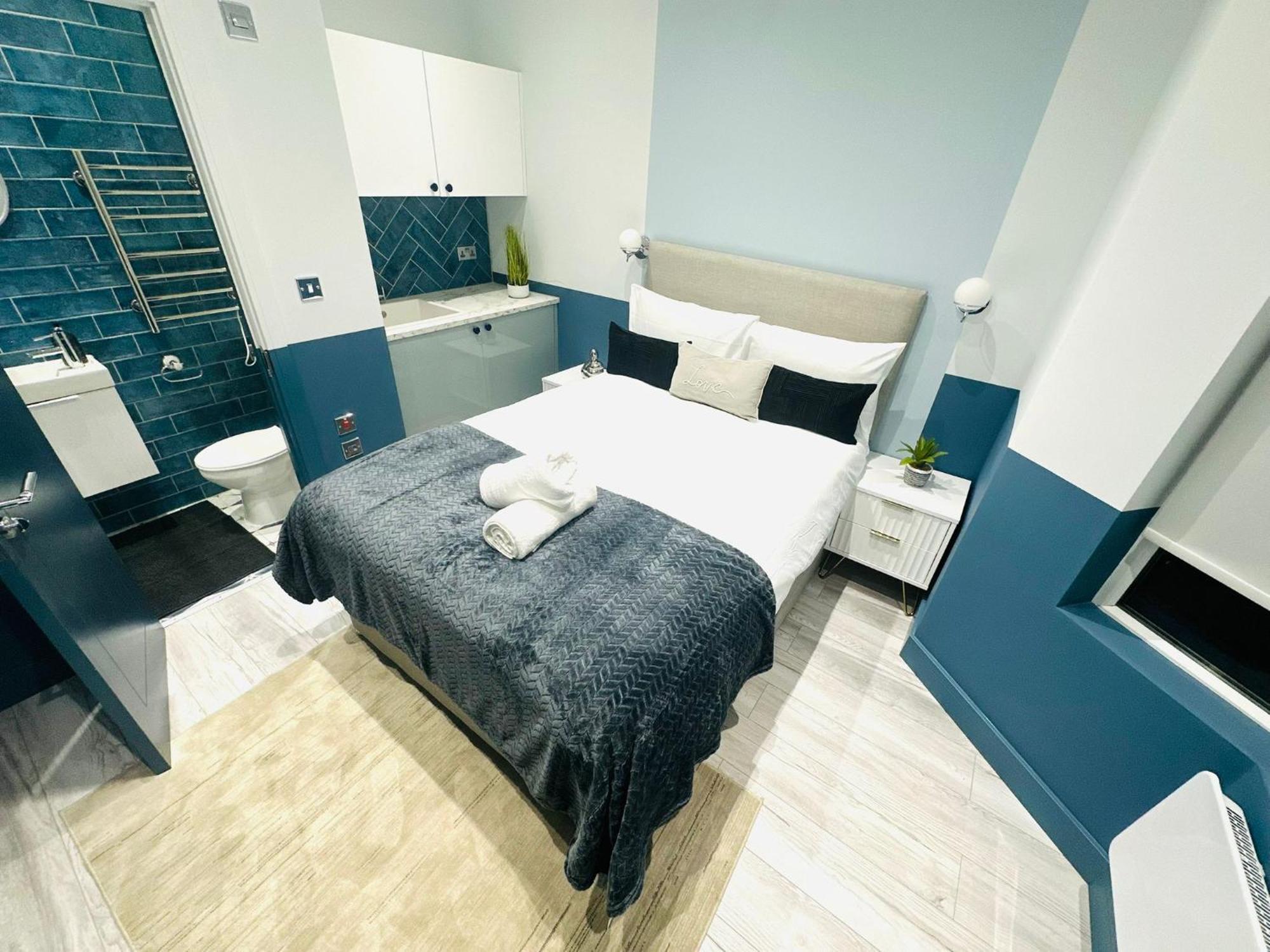 Holly B Mini Great Location For Tourist!!! Guest house *