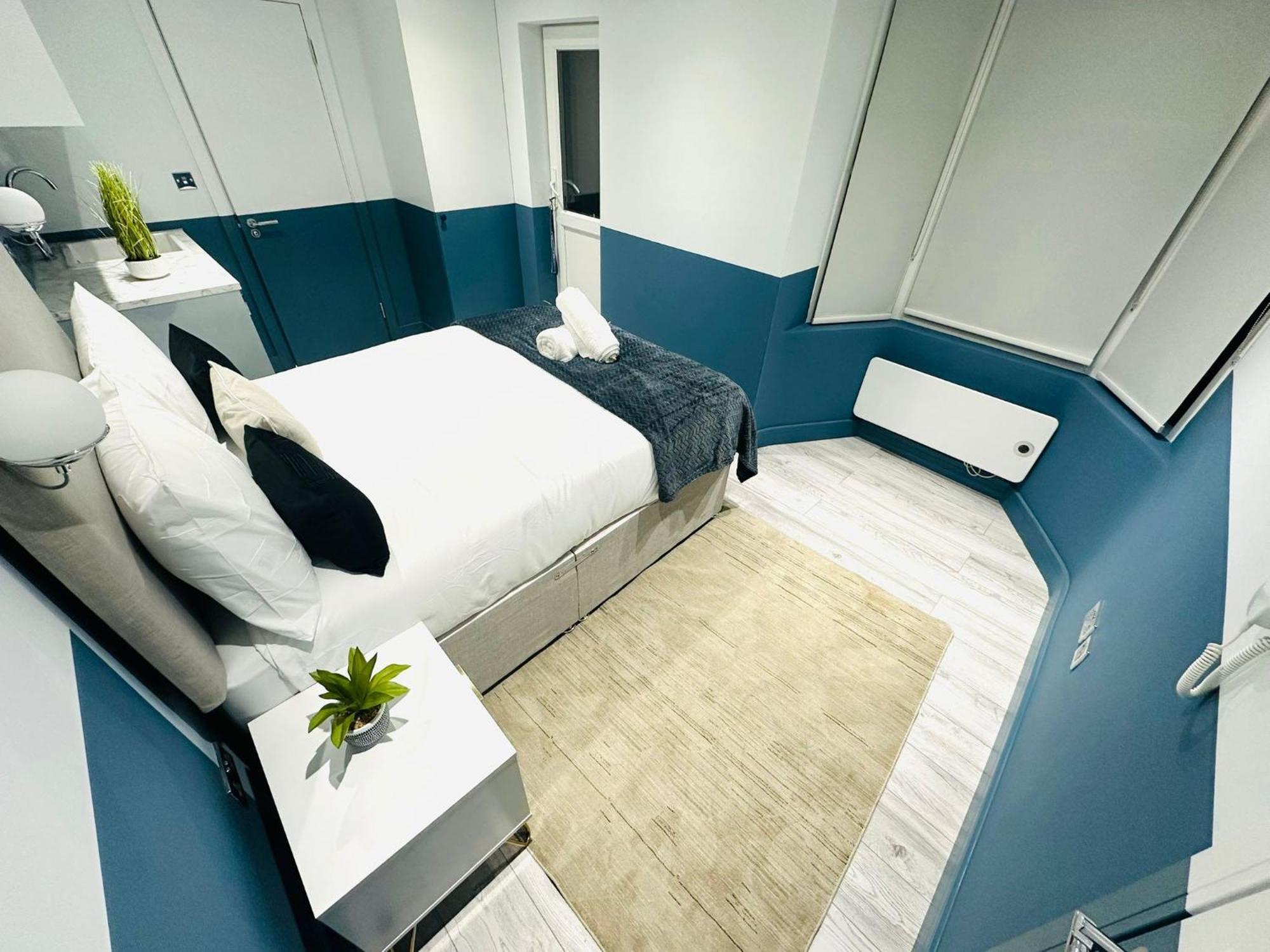 Guest house Holly B Mini Great Location For Tourist!!! *