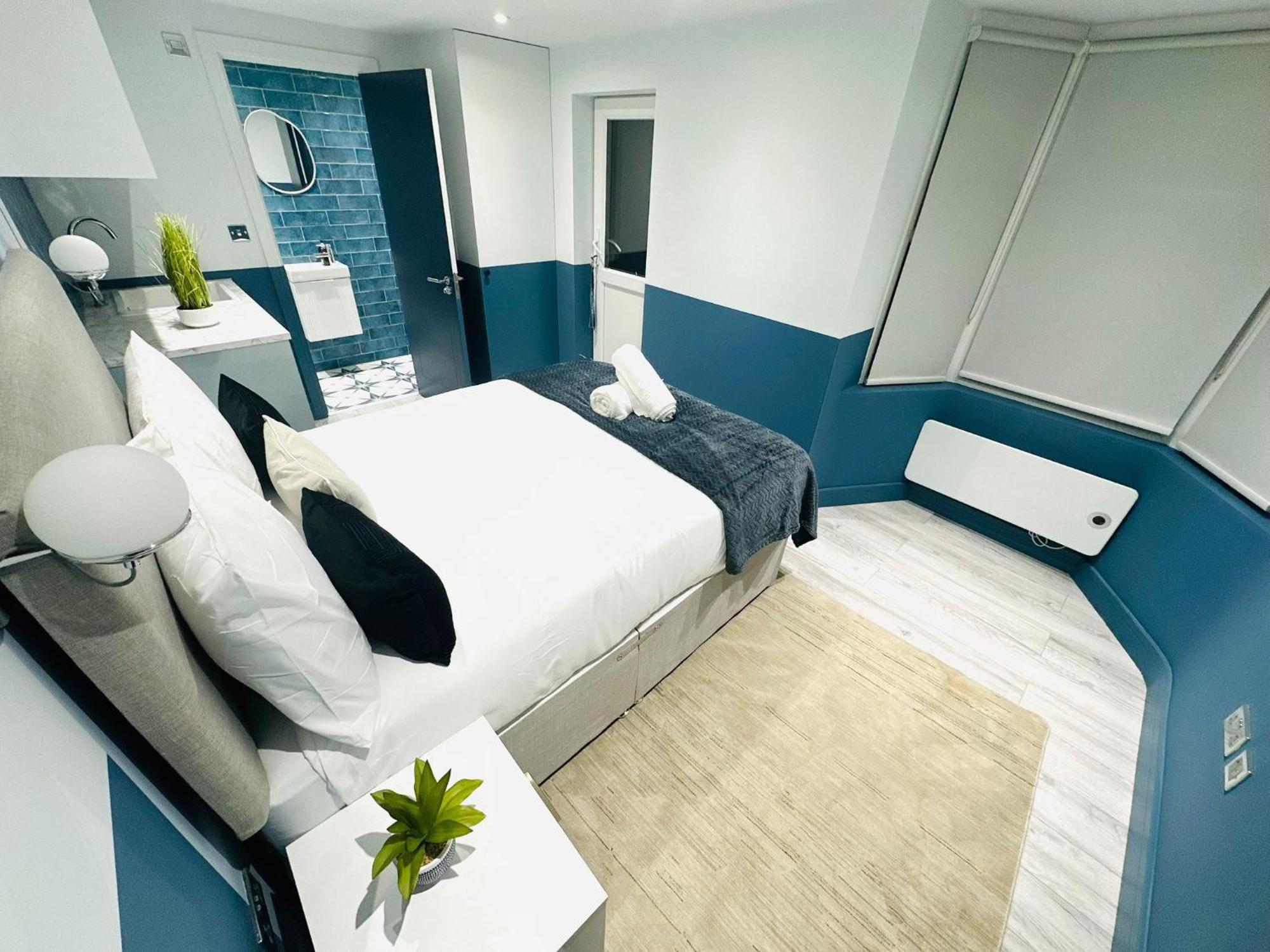 Guest house Holly B Mini Great Location For Tourist!!! London