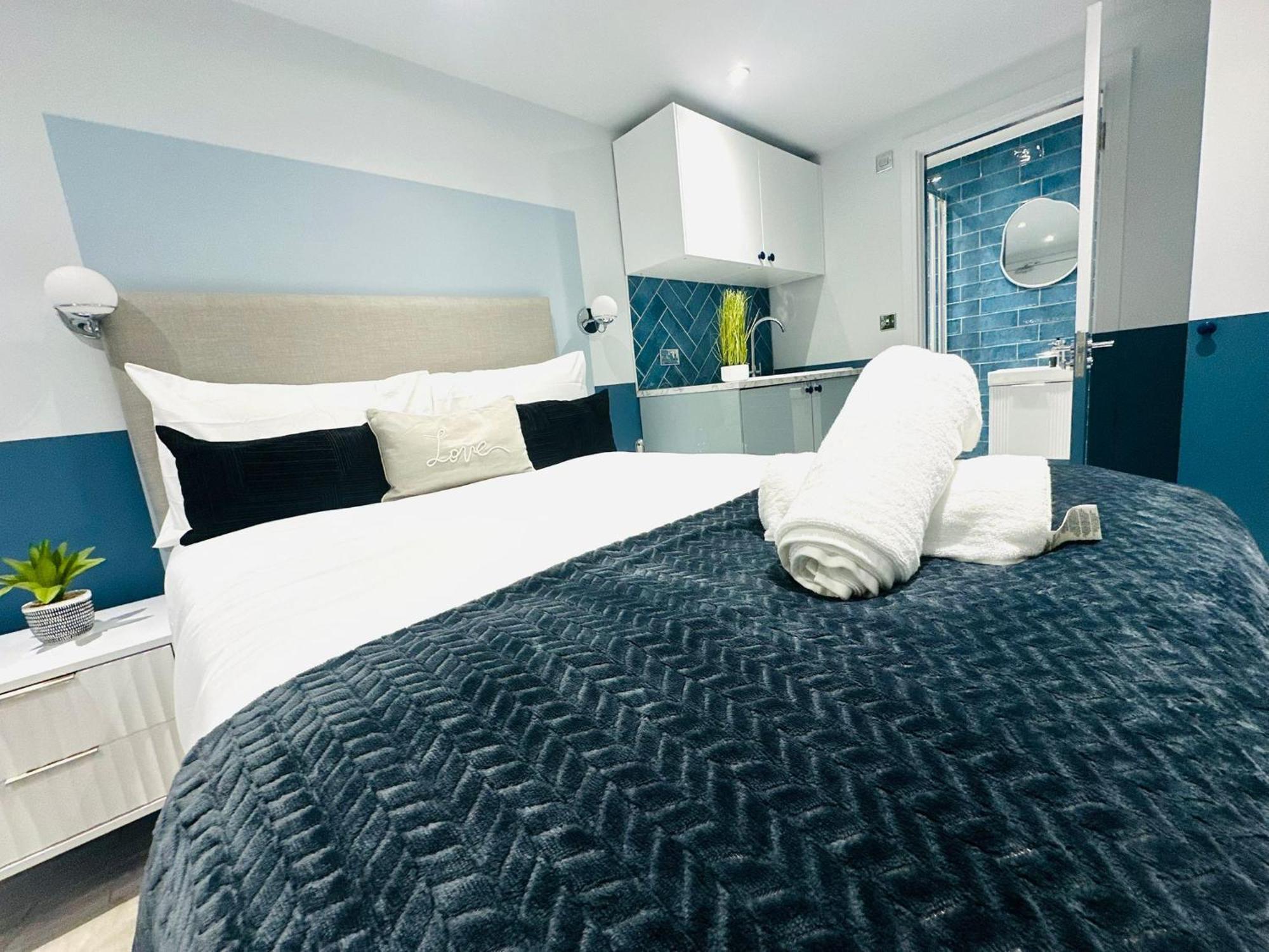 Holly B Mini Great Location For Tourist!!! Guest house
