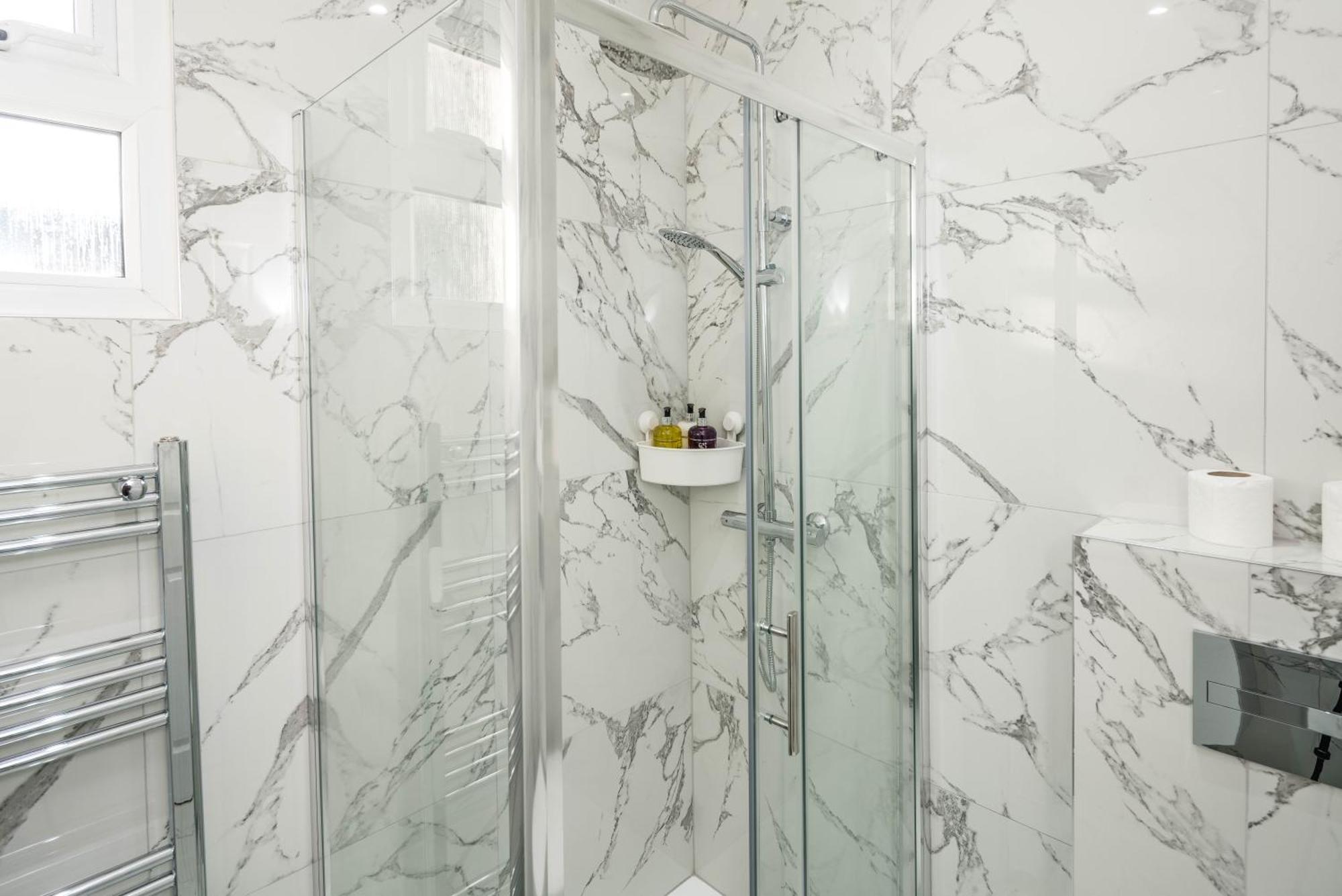 Kensington Muse Apartment *