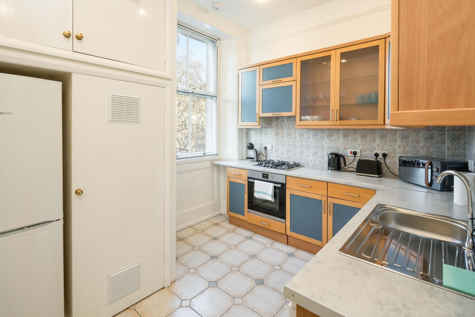 Kensington Muse Apartment *